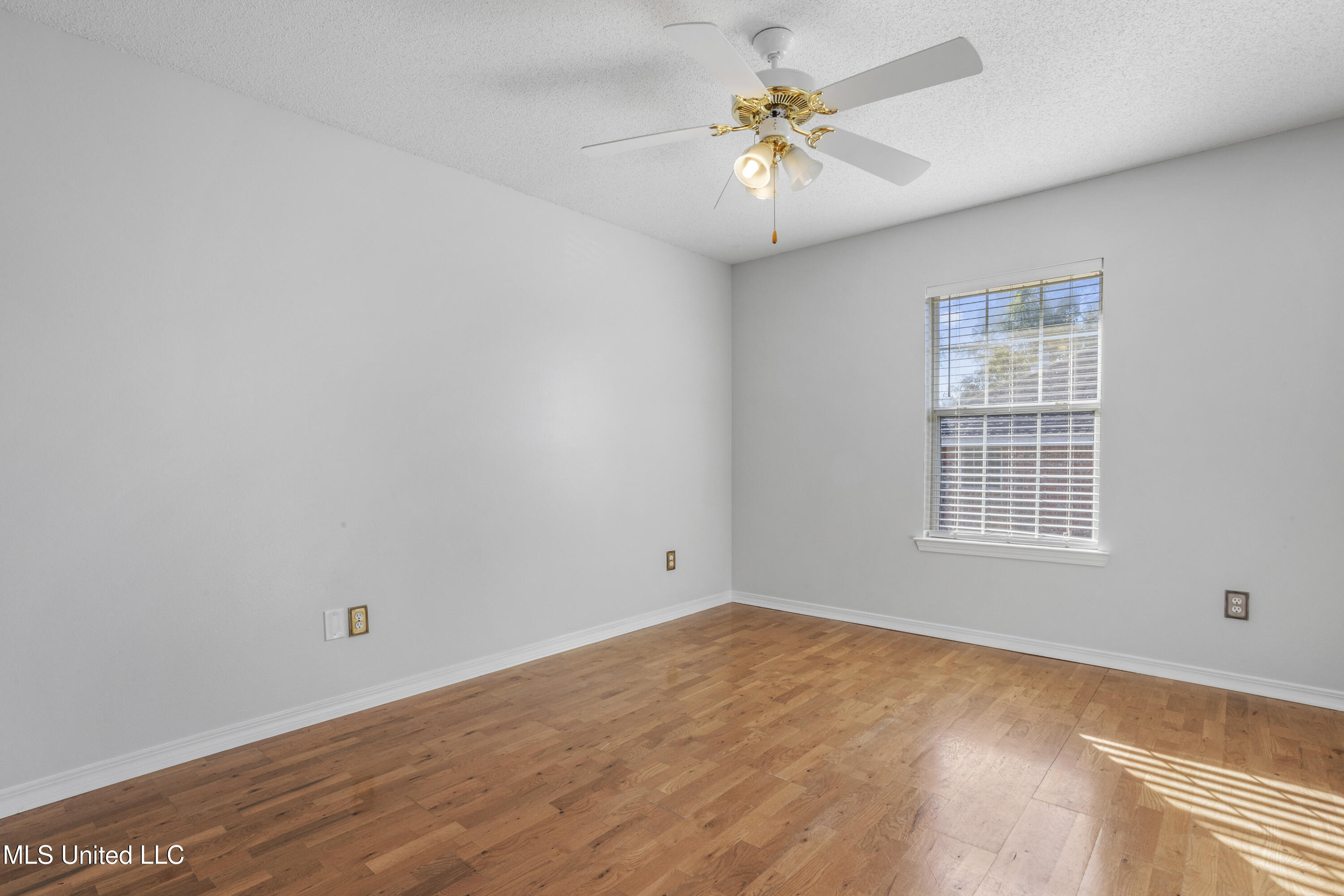 16720 Creek Lane