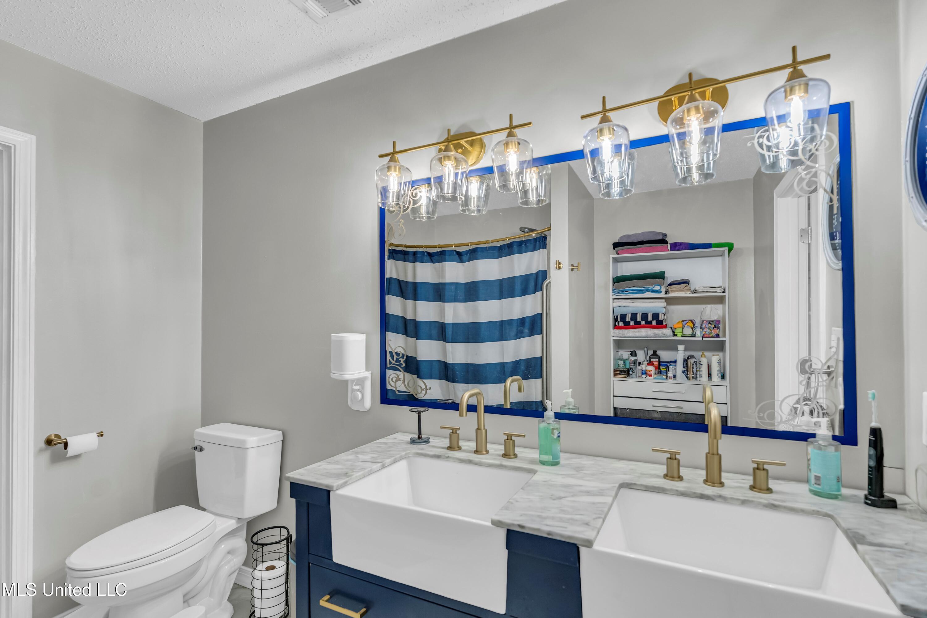 6265 S Railroad Avenue