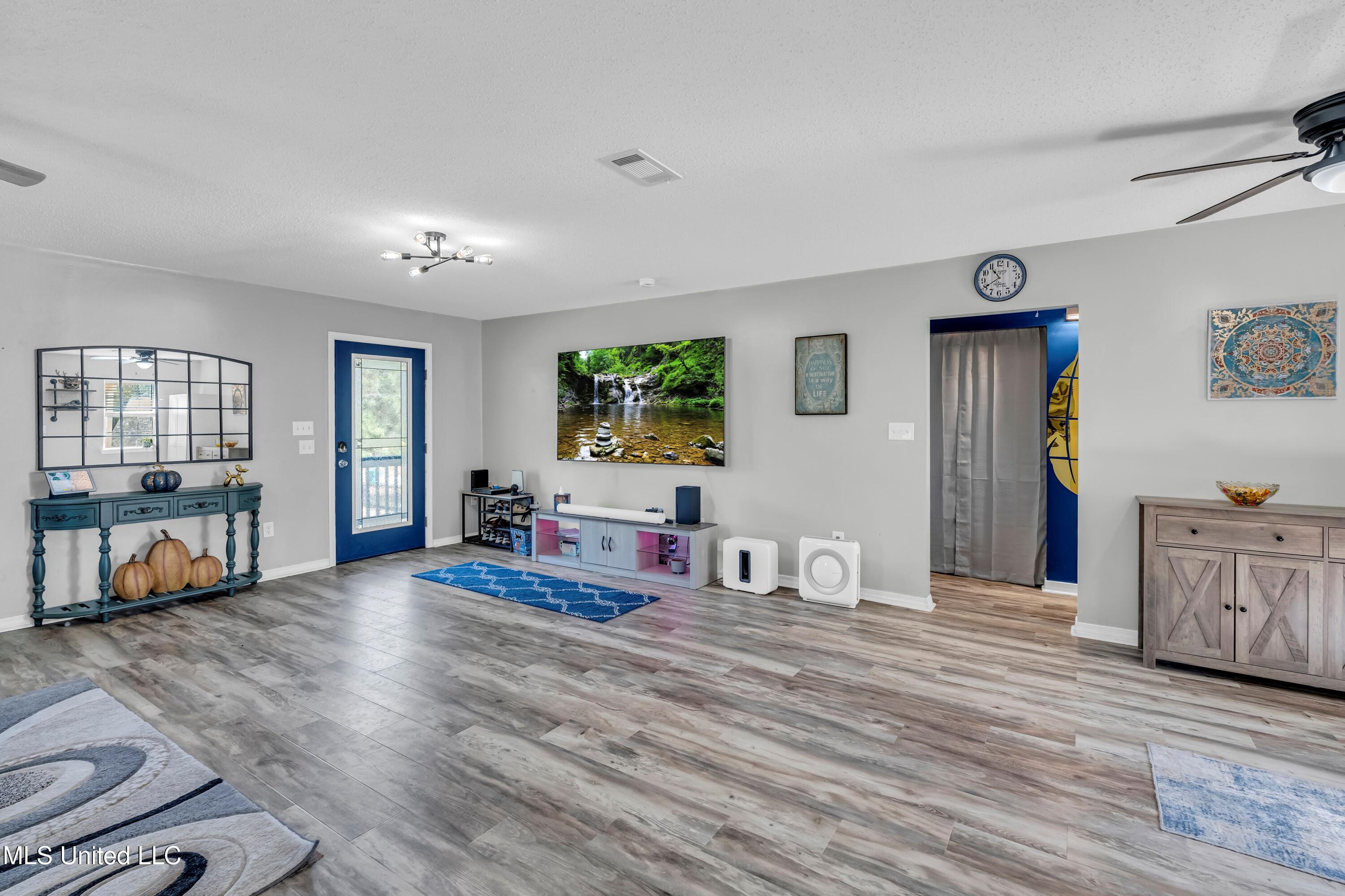 6265 S Railroad Avenue