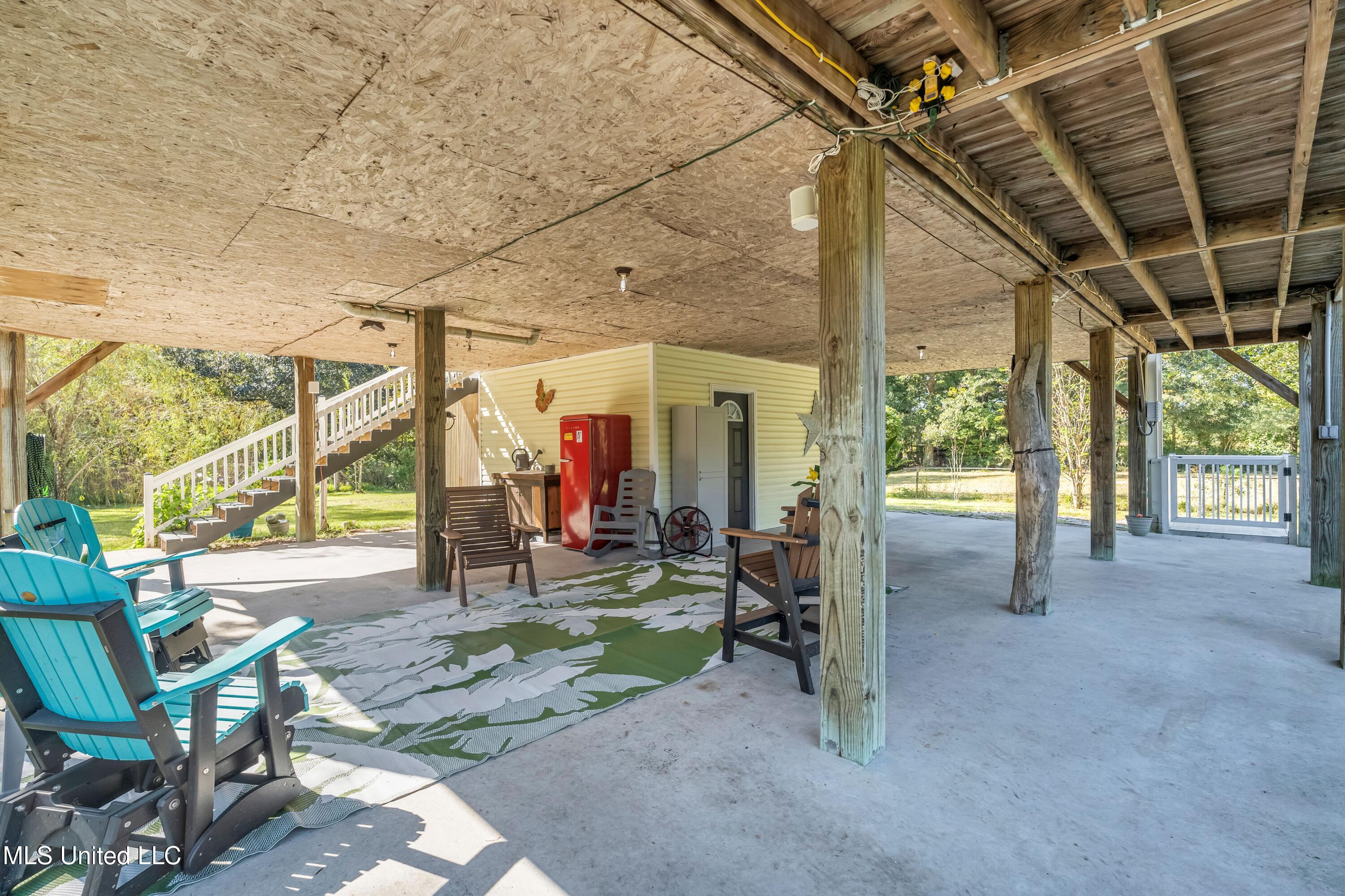 6265 S Railroad Avenue