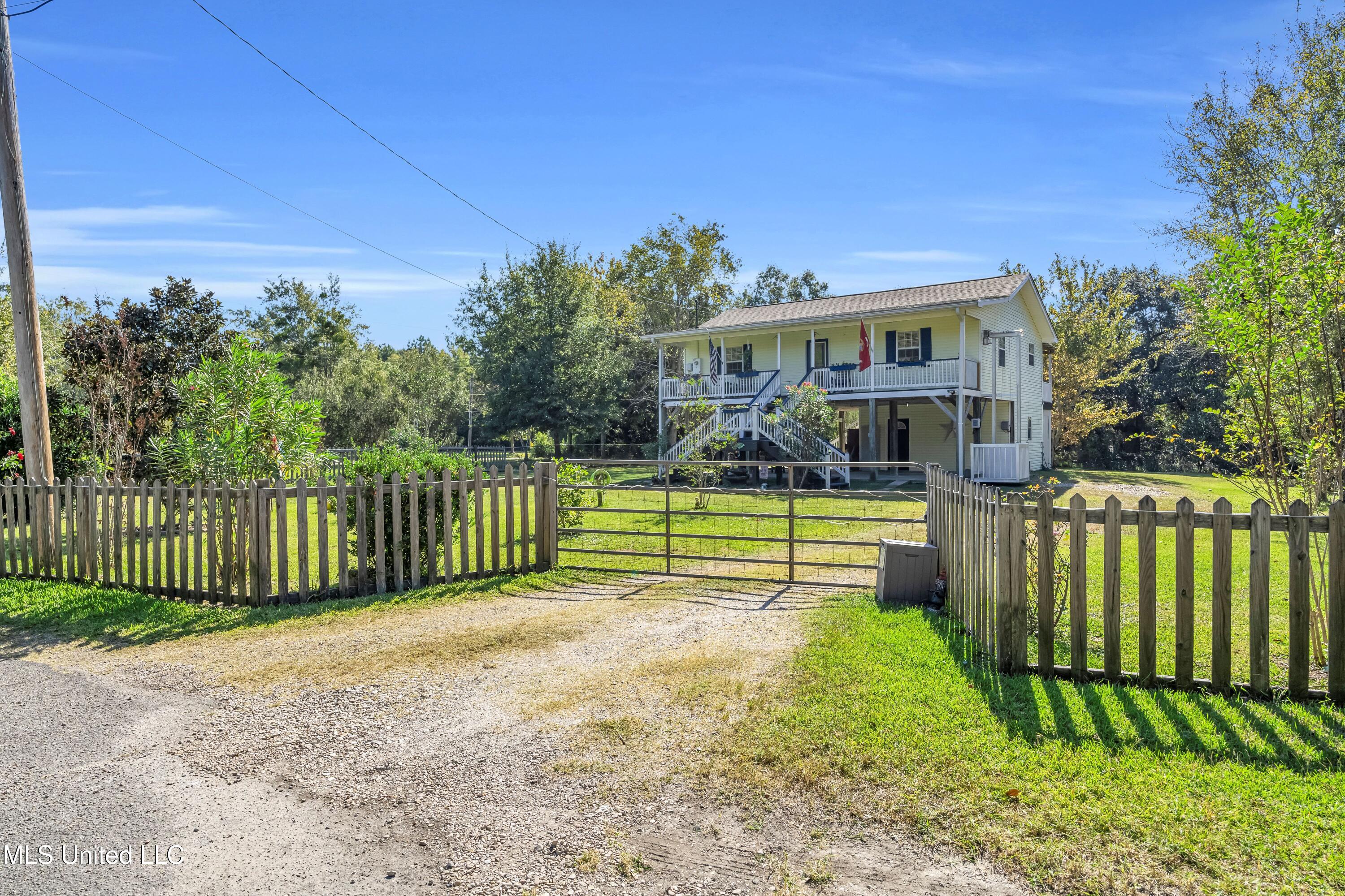 6265 S Railroad Avenue