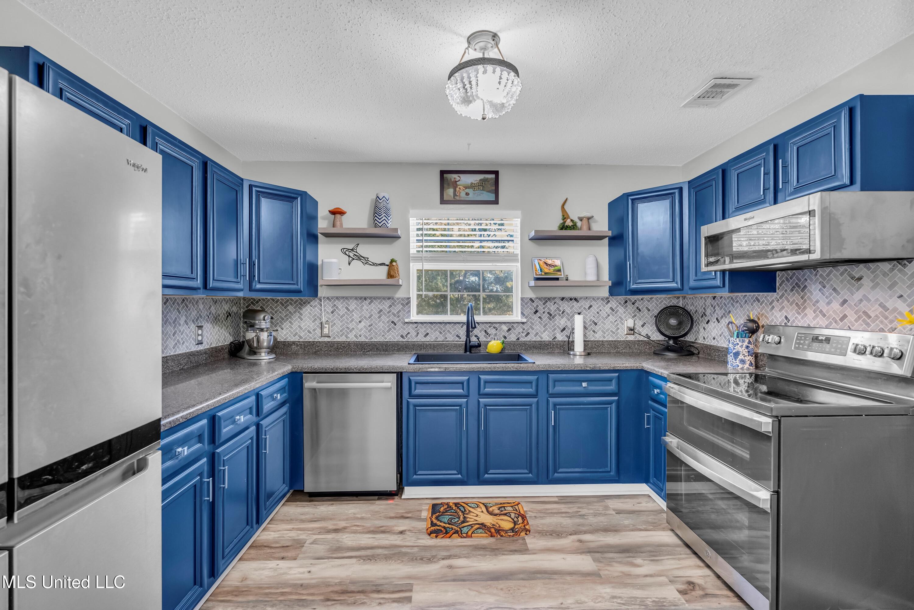 6265 S Railroad Avenue