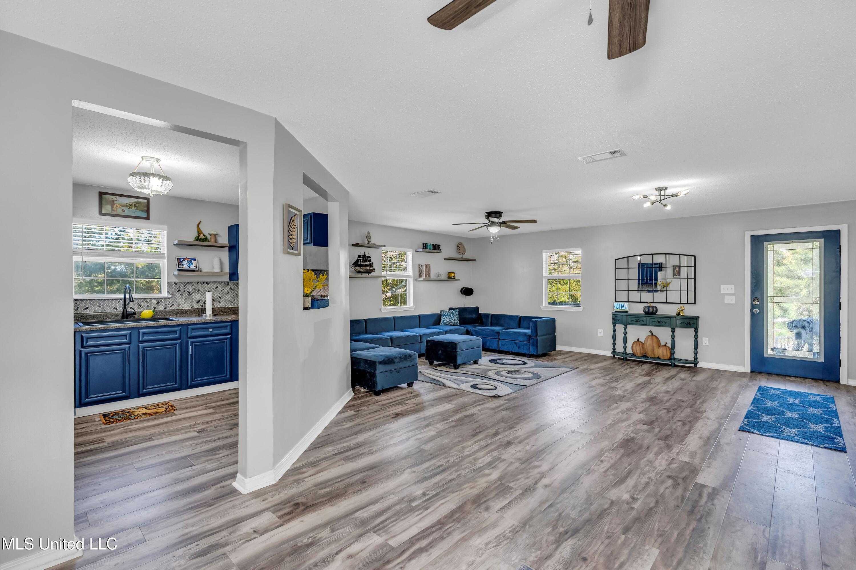 6265 S Railroad Avenue