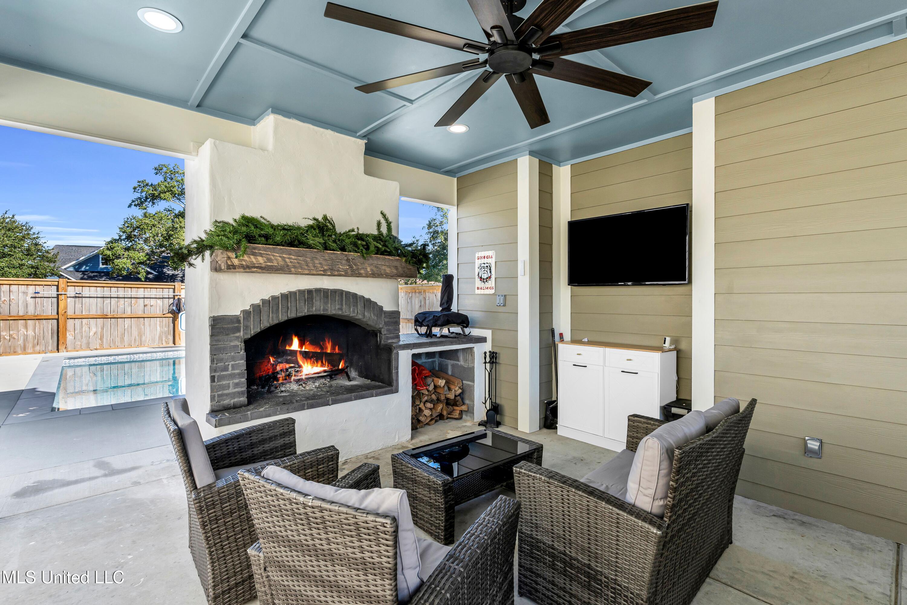 509 Thomas Shields Boulevard