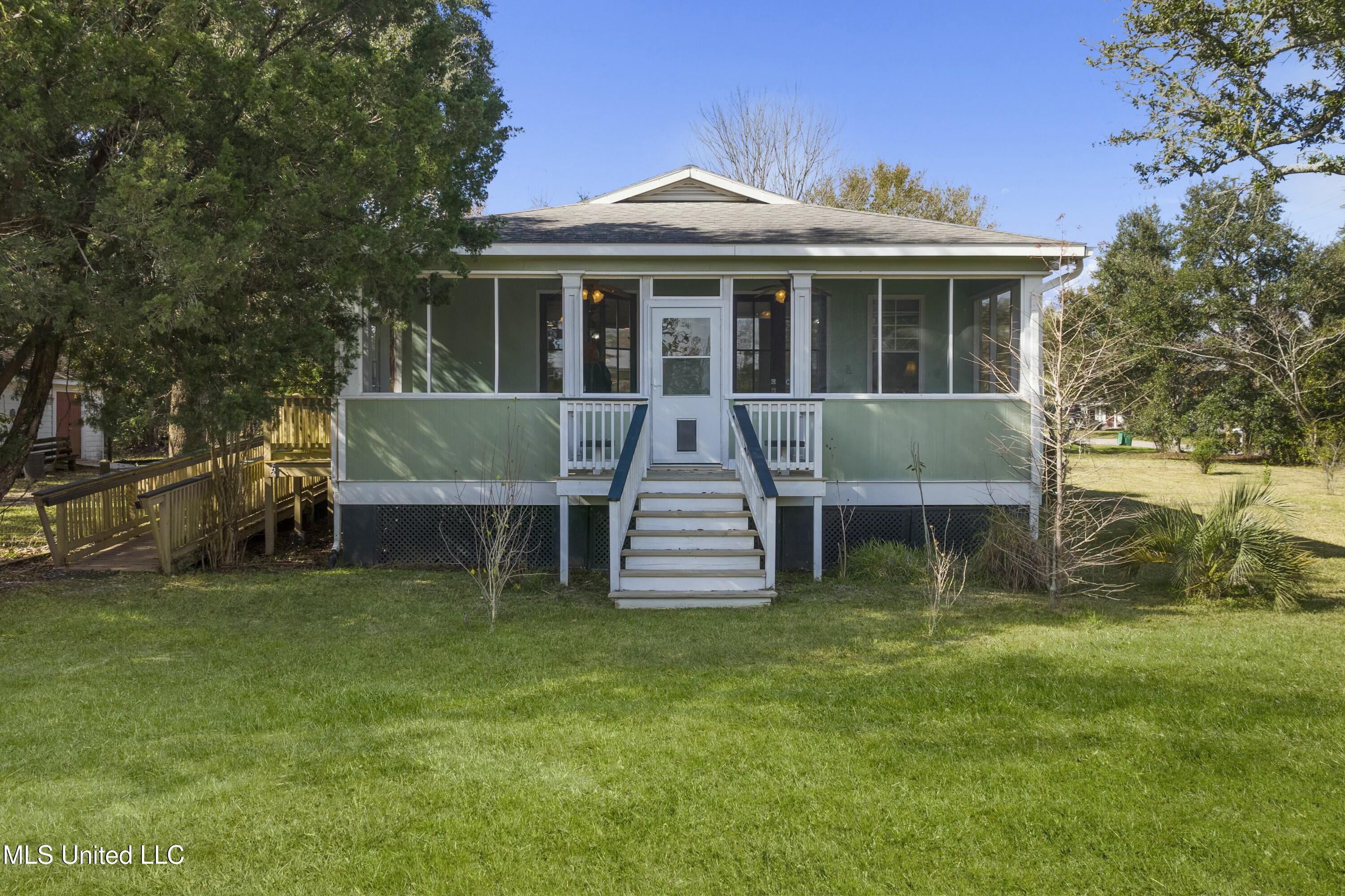 104 Felicity Street