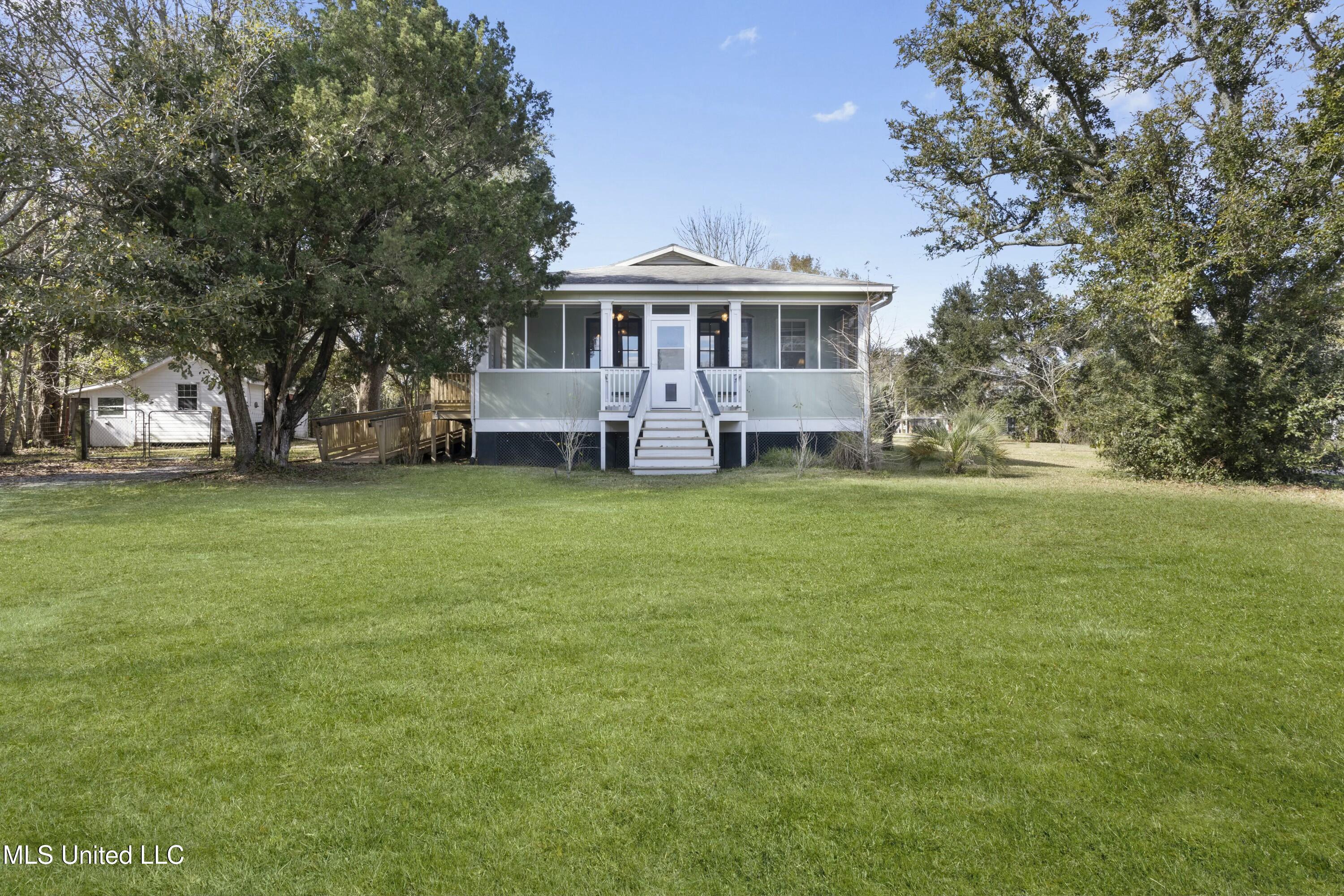 104 Felicity Street