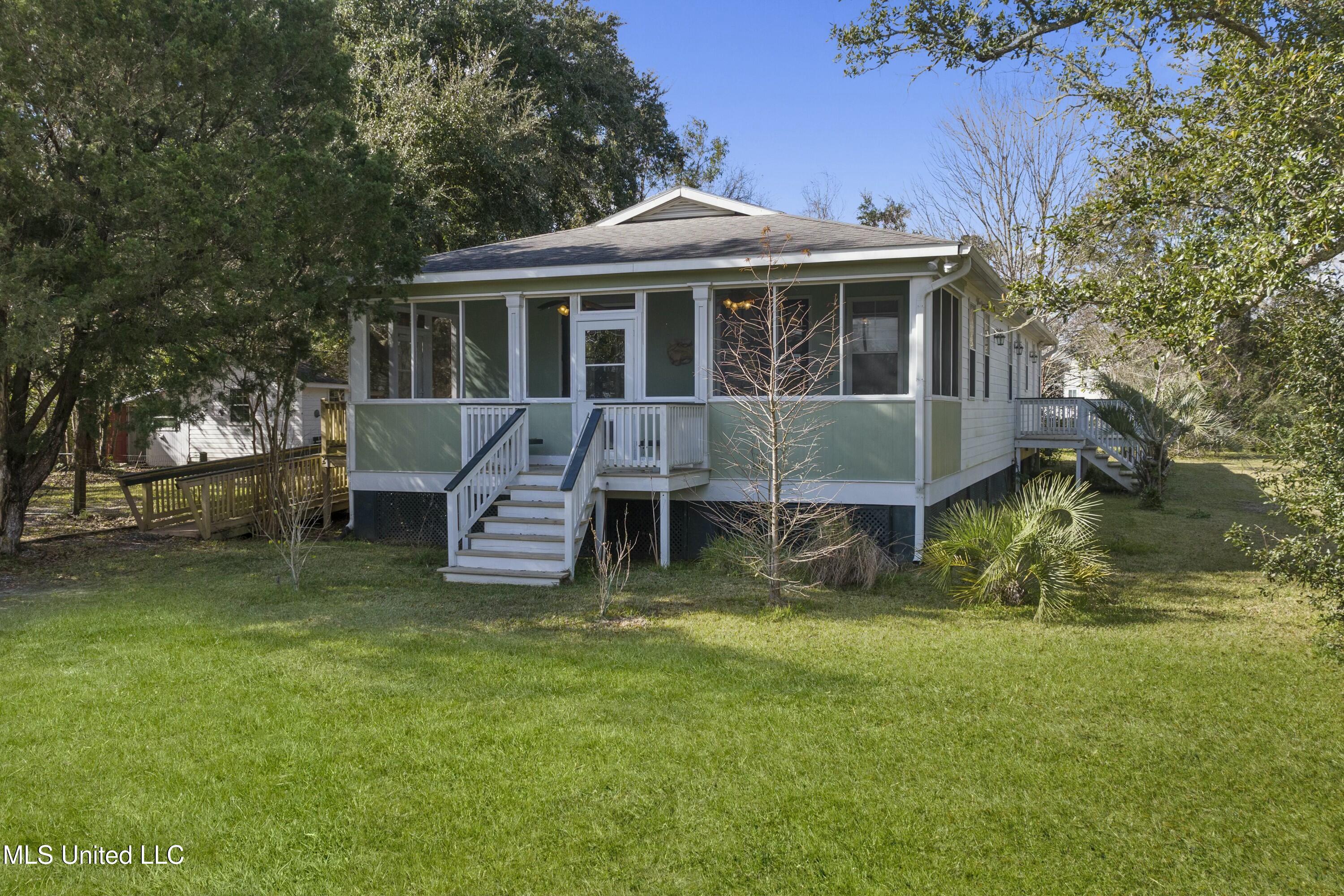 104 Felicity Street