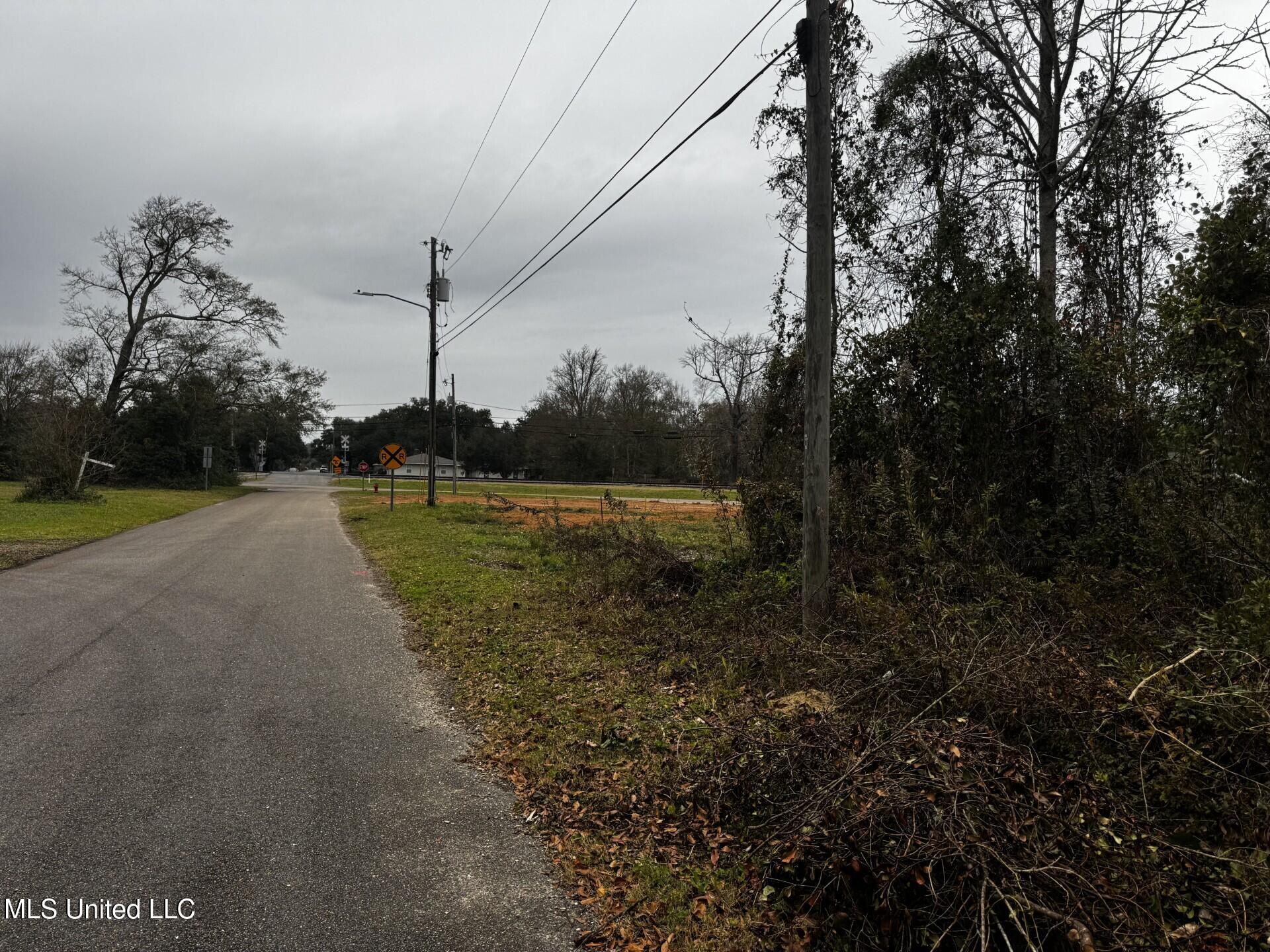 327 Ballentine Street