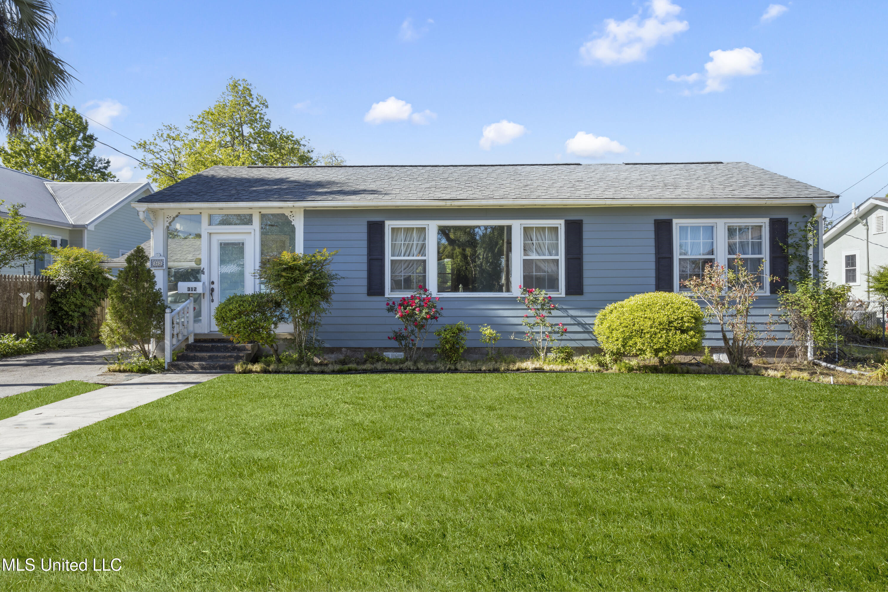 312 Demontluzin Avenue