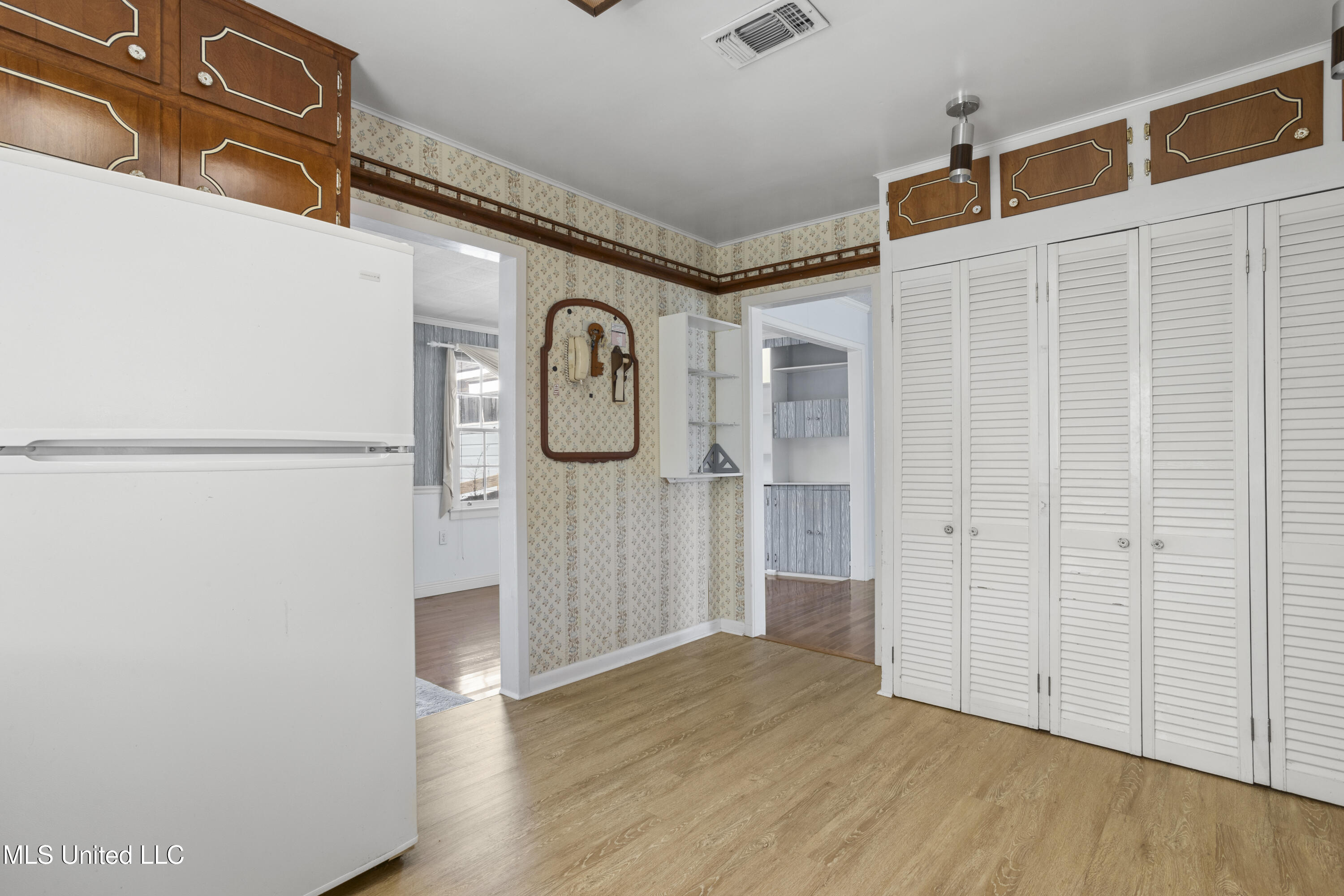 312 Demontluzin Avenue