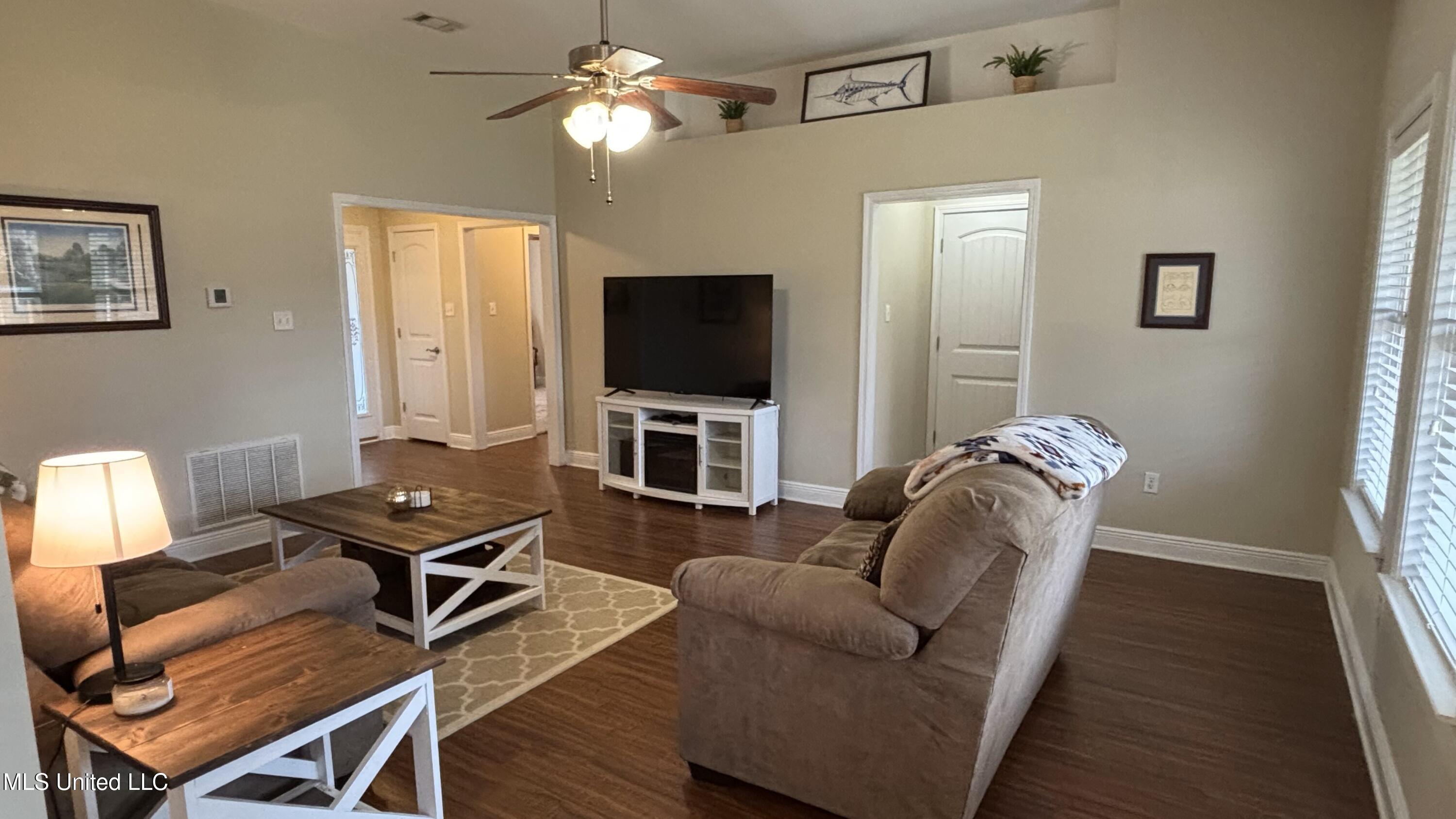 17288 Meadowbrook Lane