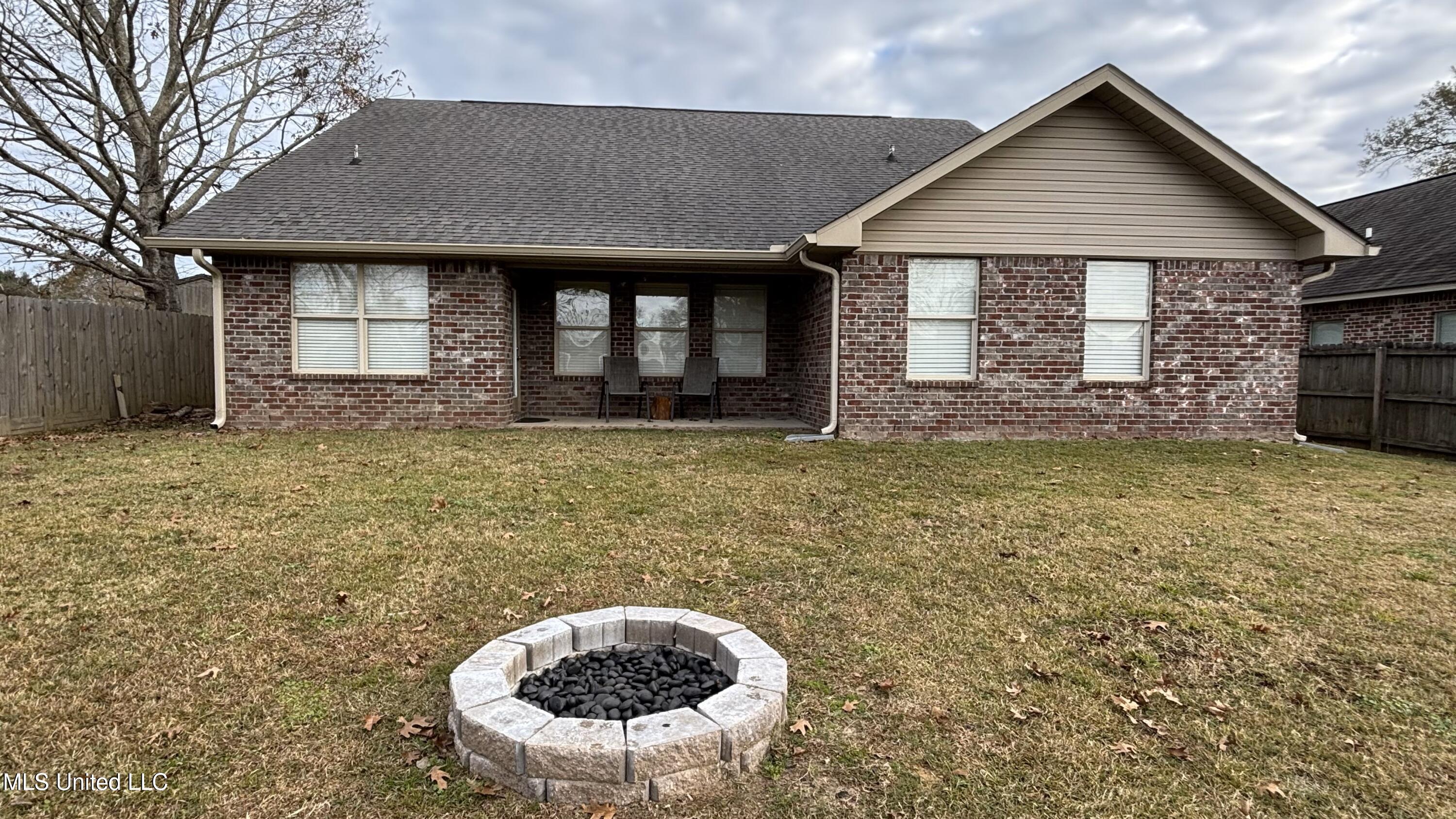 17288 Meadowbrook Lane