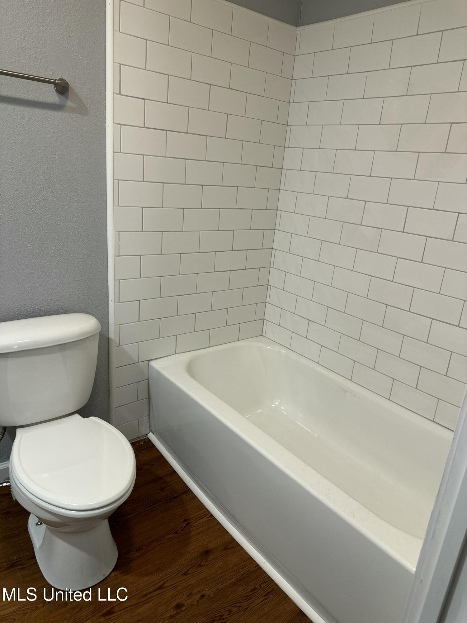 7083 W Issaquena Street, 7085