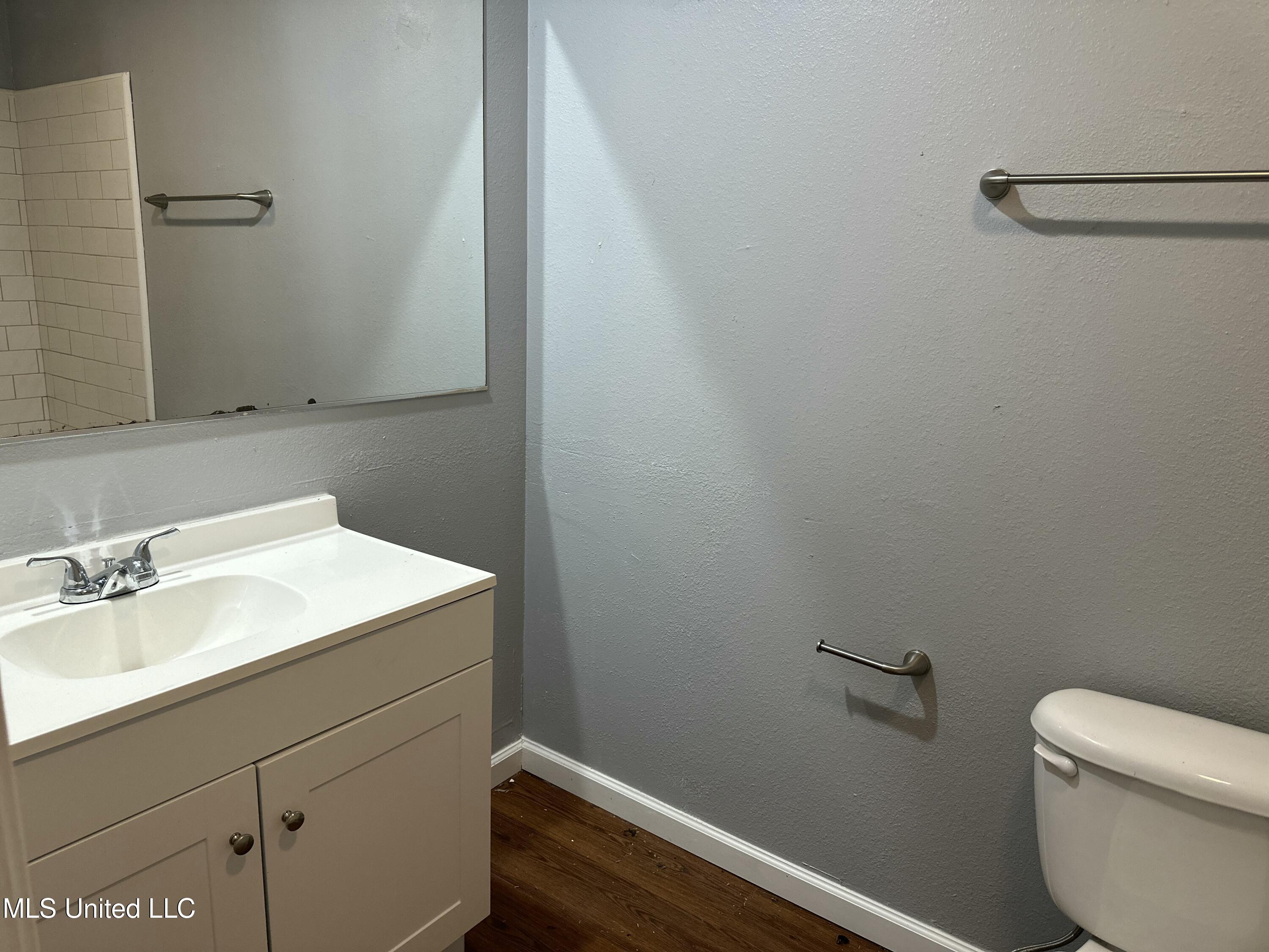 7083 W Issaquena Street, 7085