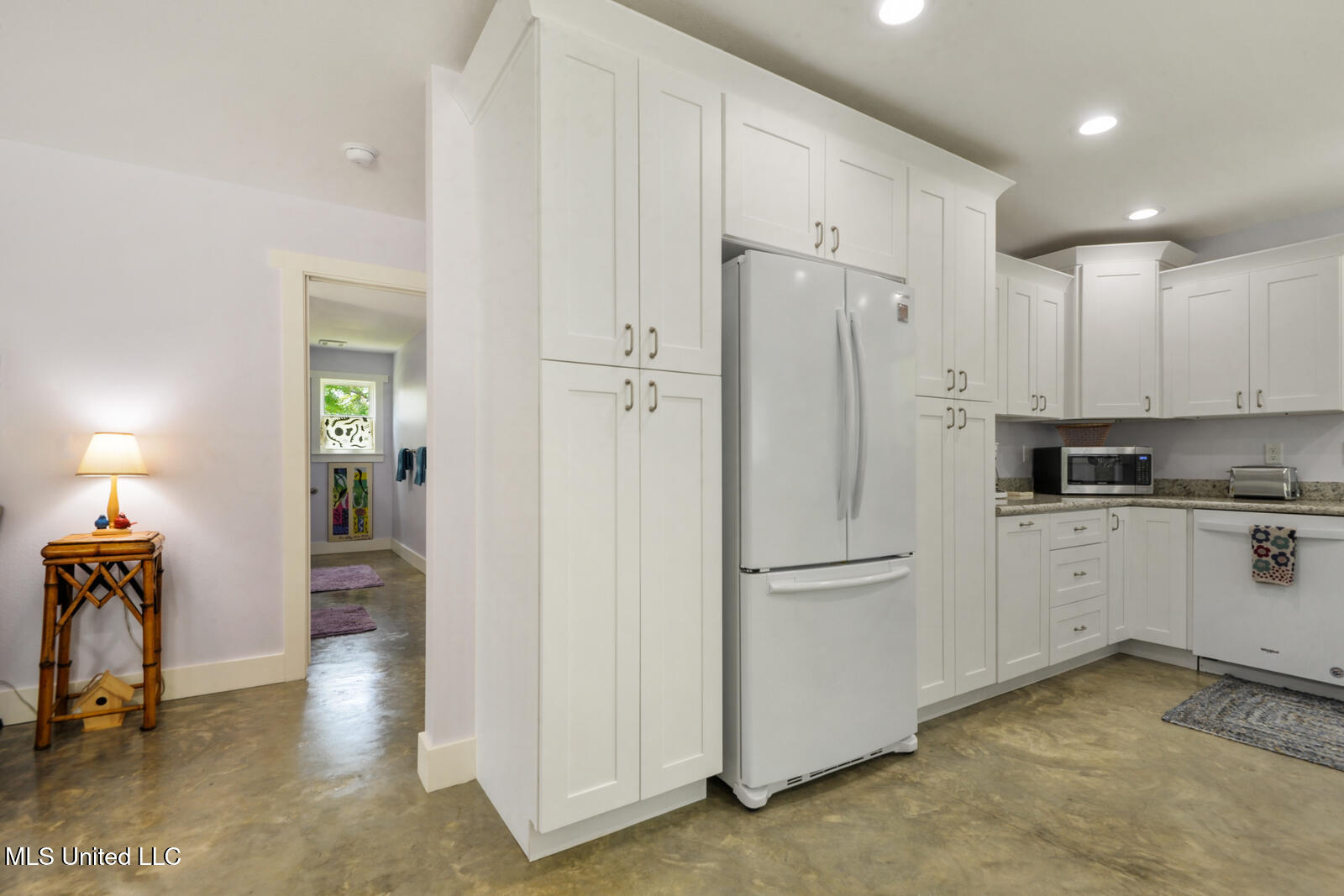 119 Lakeside Drive
