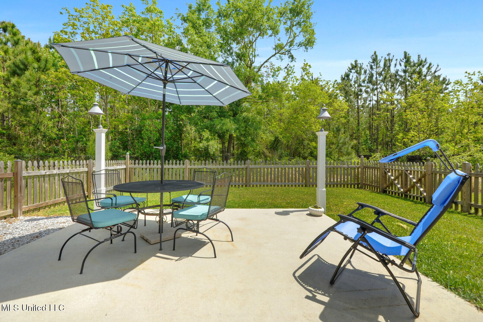 119 Lakeside Drive
