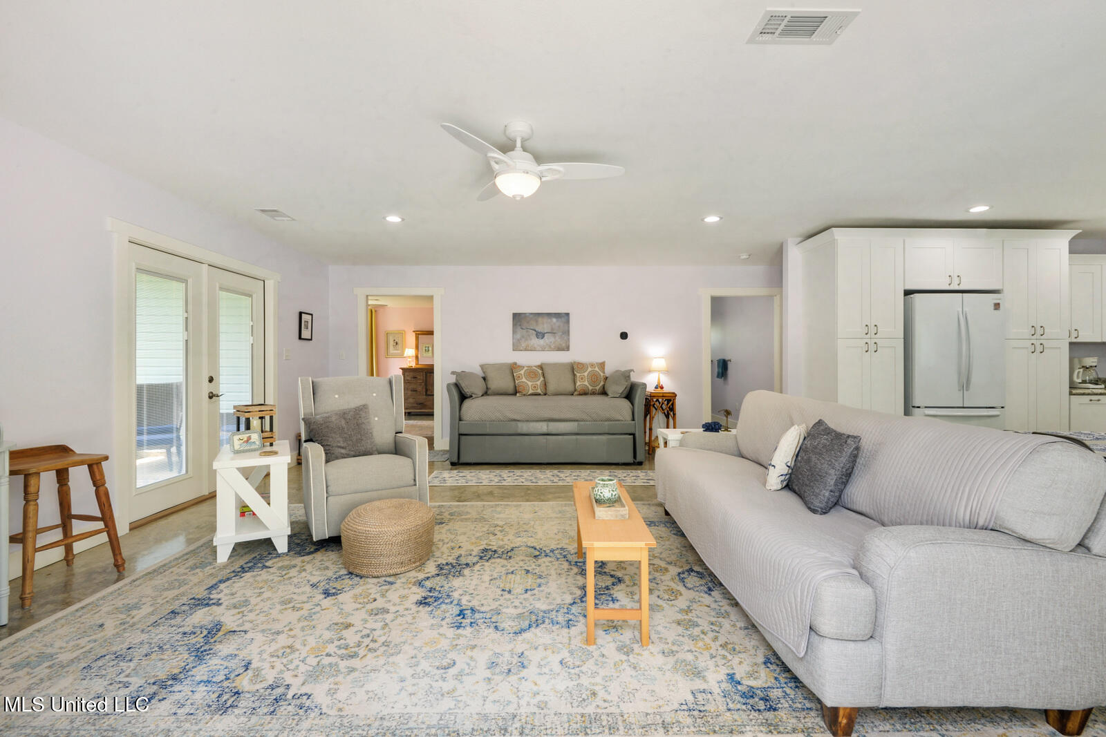 119 Lakeside Drive