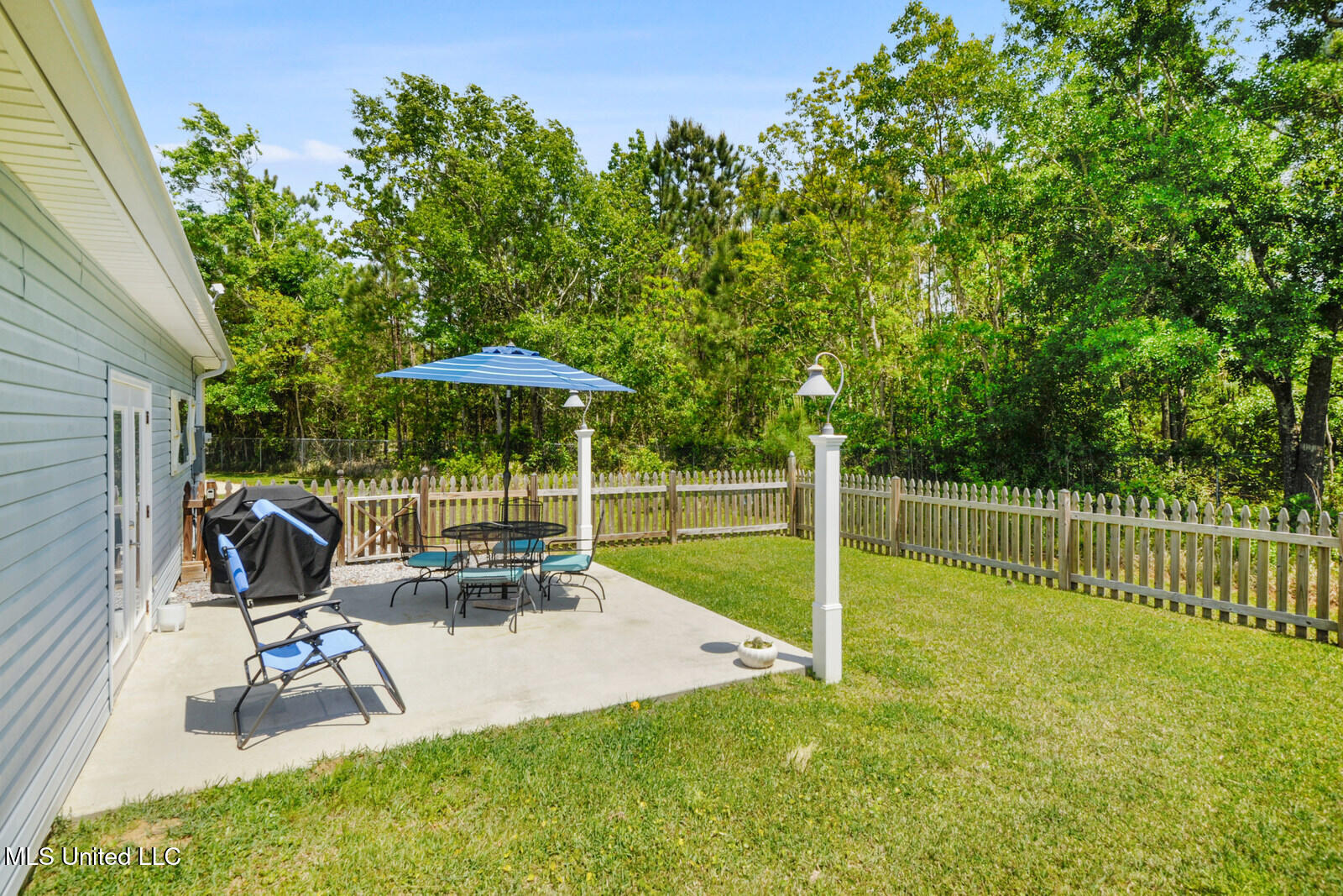 119 Lakeside Drive