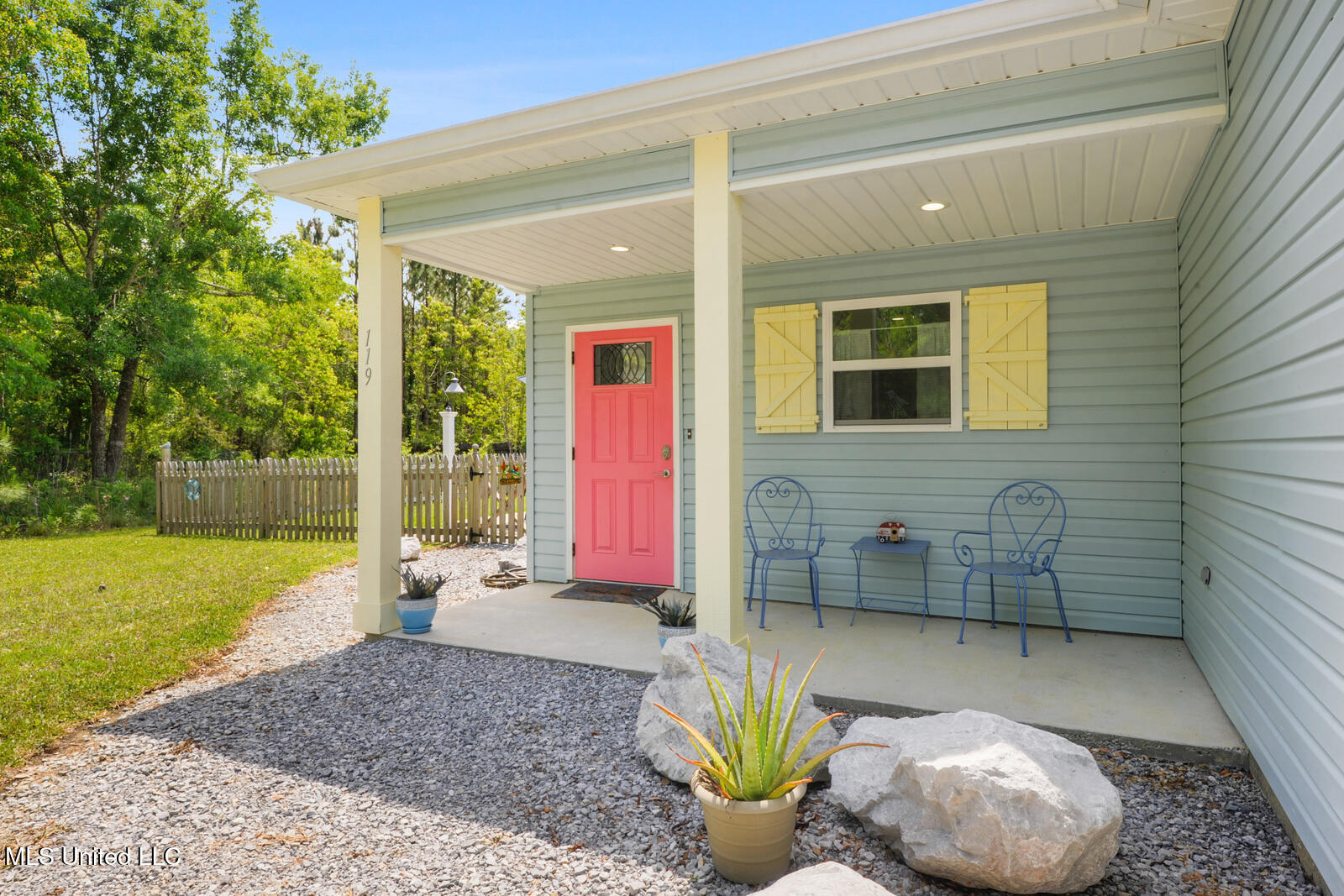 119 Lakeside Drive