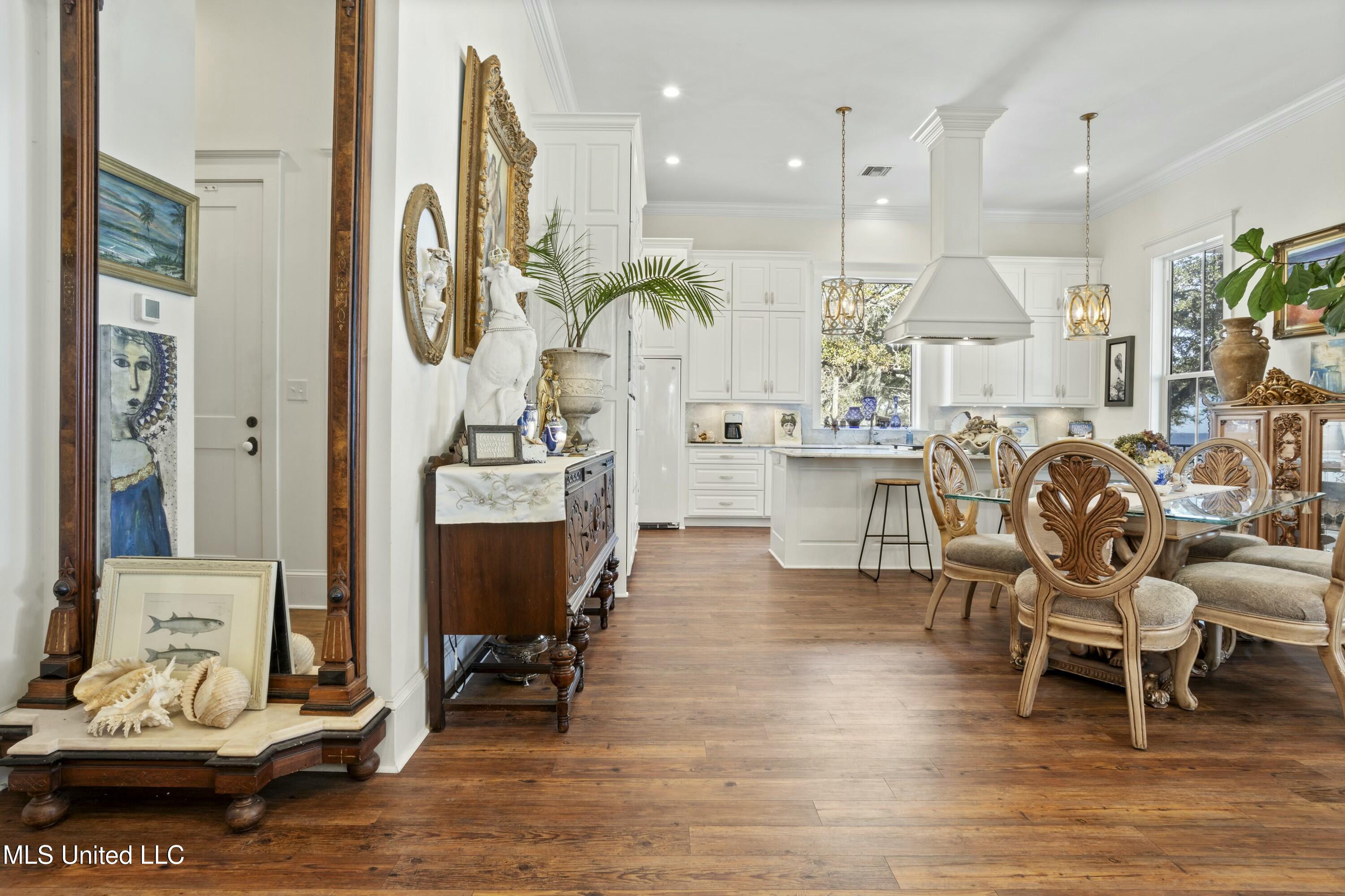 800 W Beach Boulevard