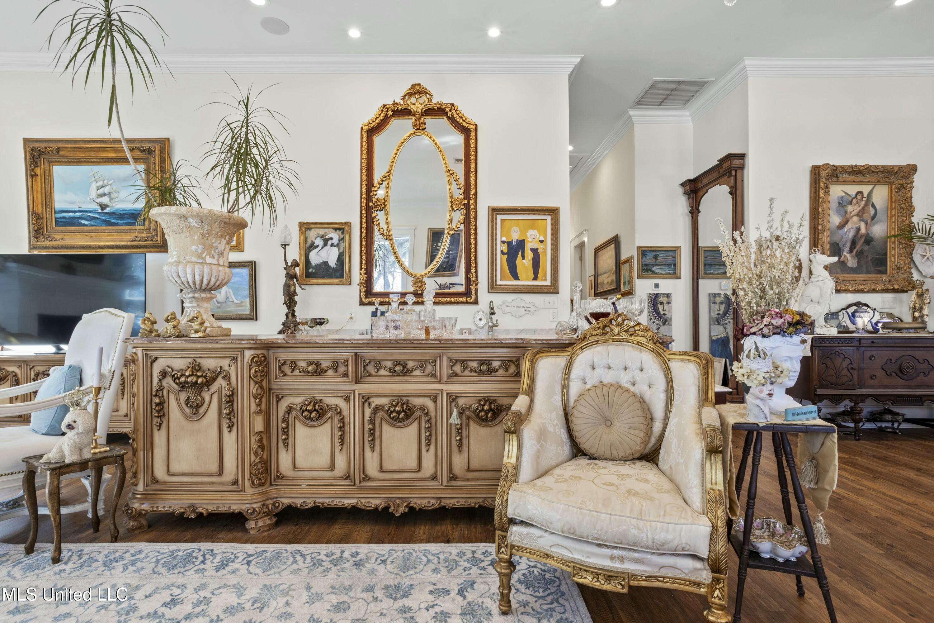 800 W Beach Boulevard