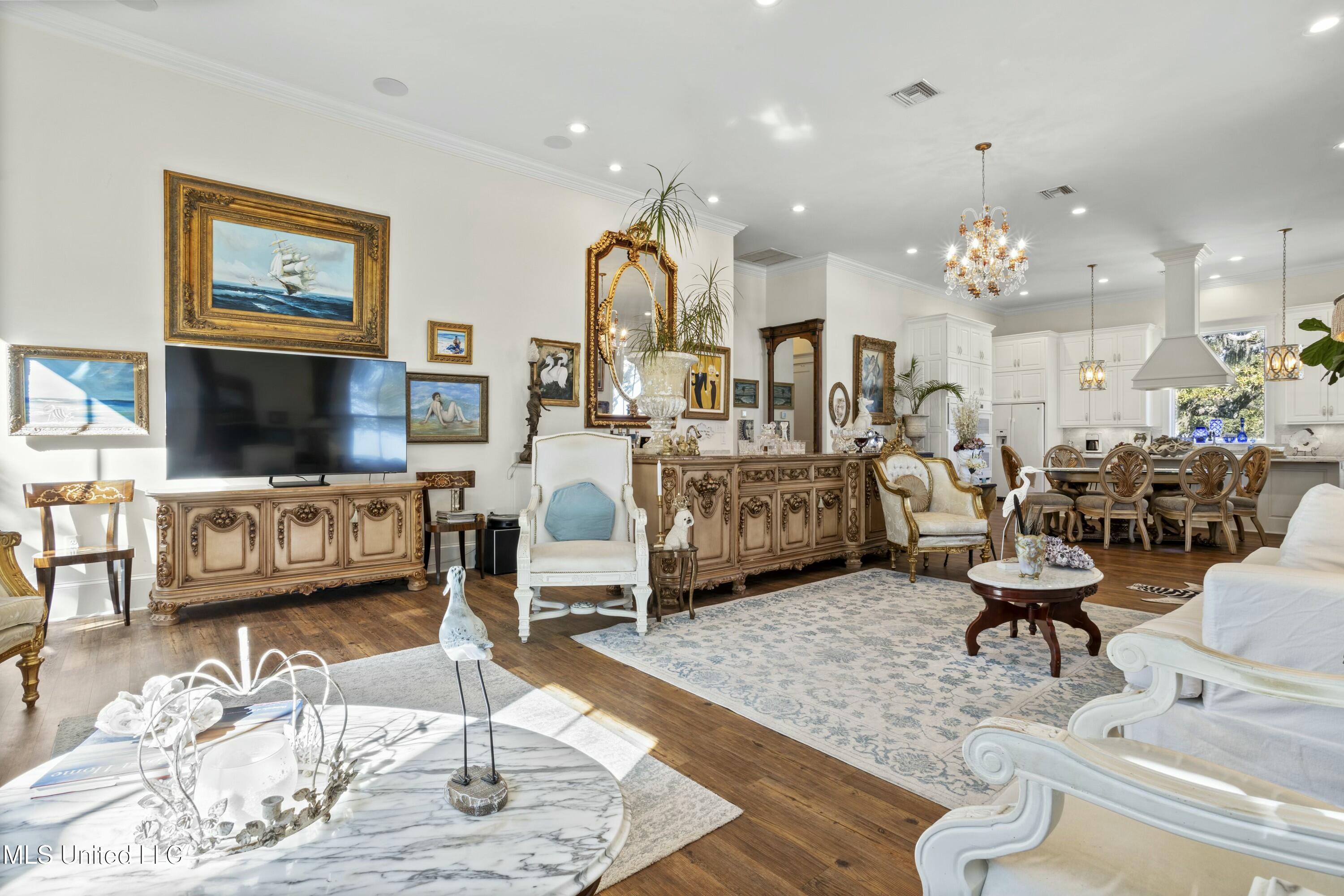 800 W Beach Boulevard