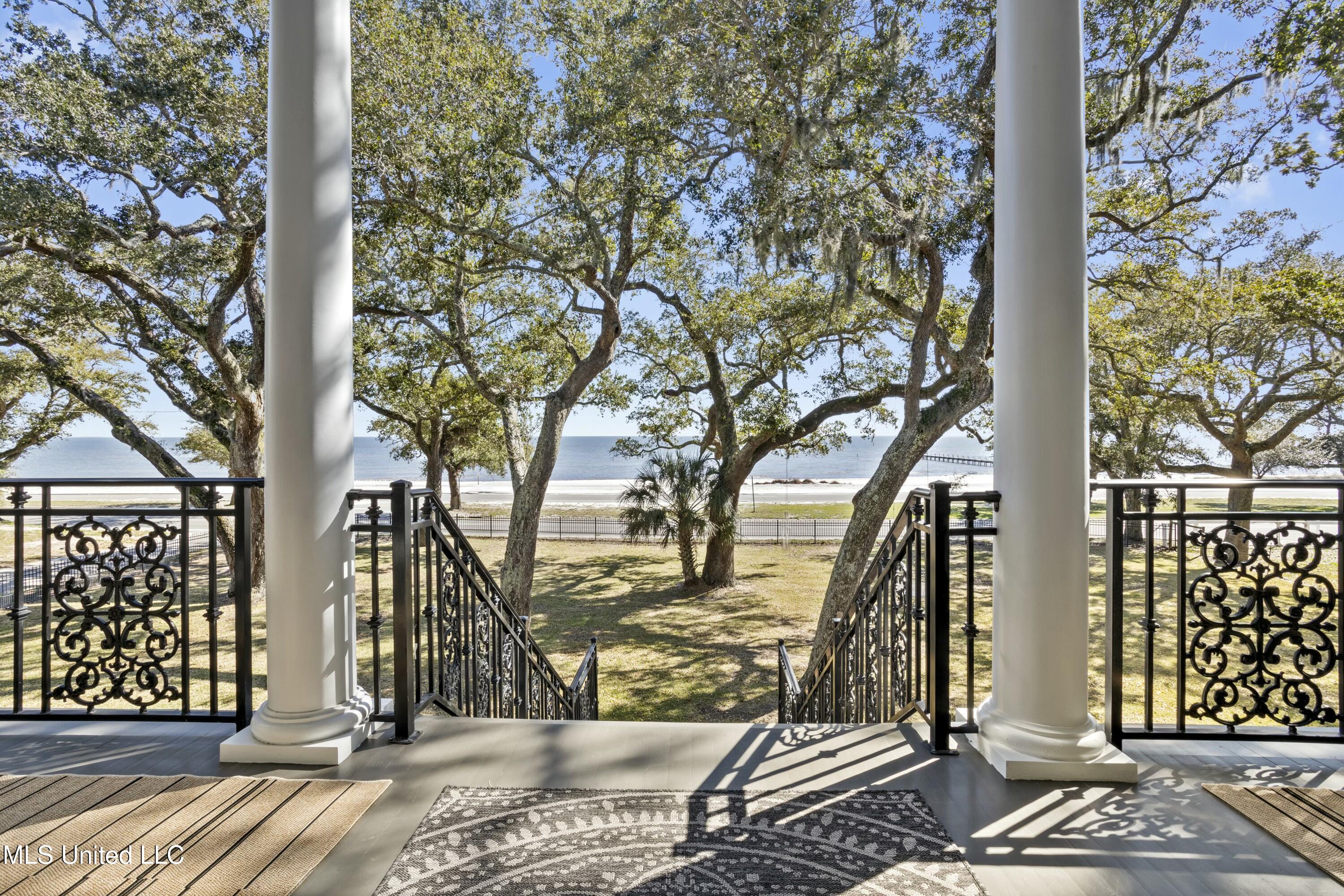 800 W Beach Boulevard