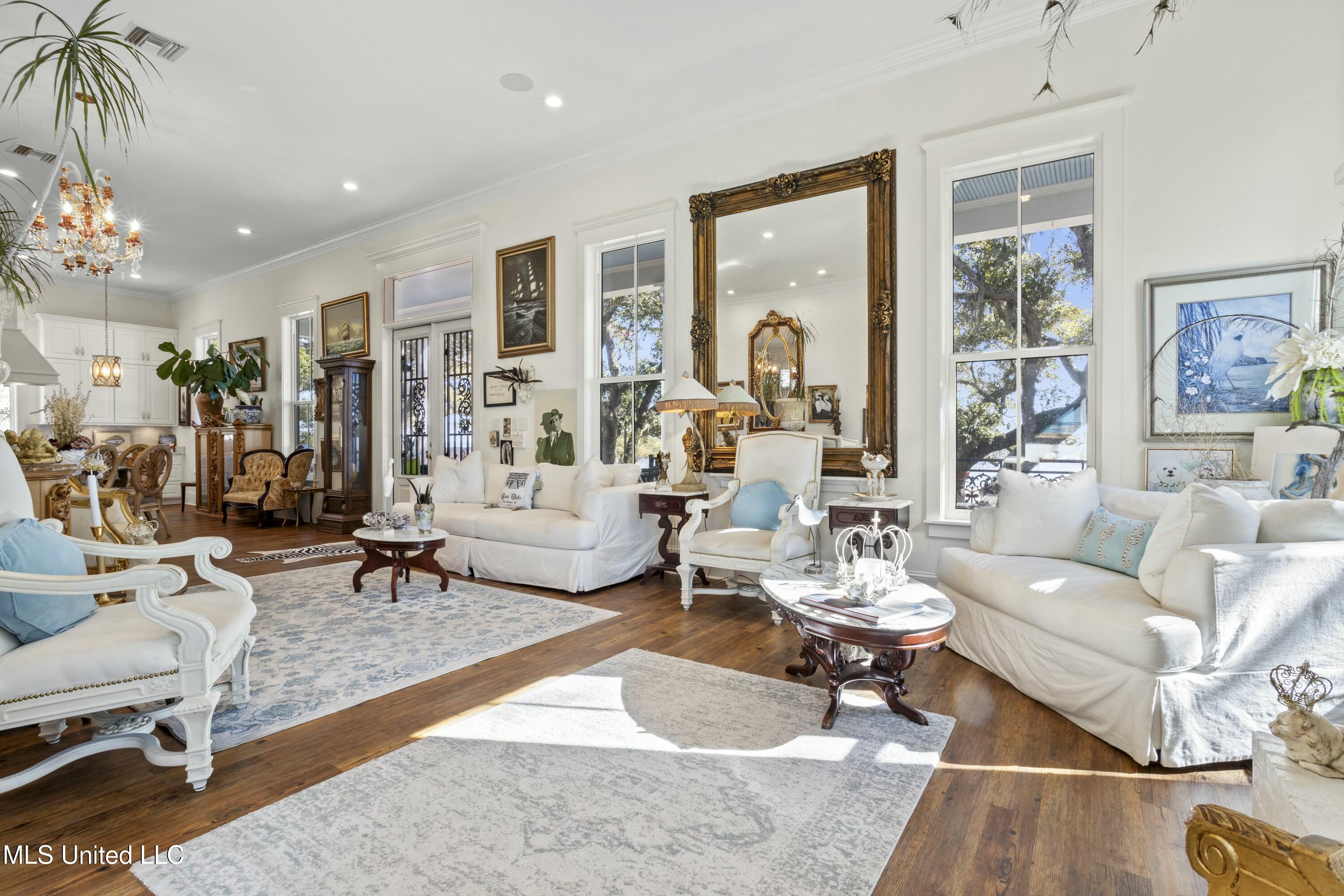 800 W Beach Boulevard