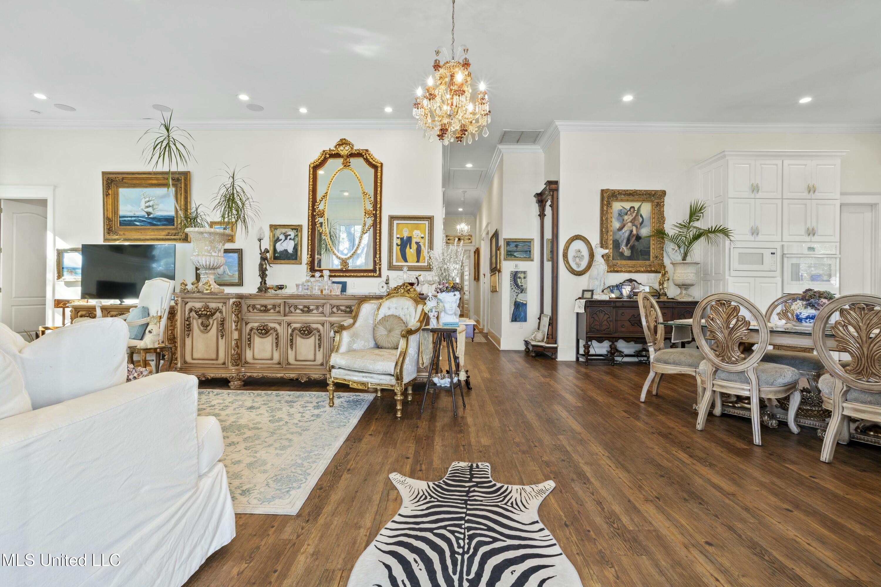 800 W Beach Boulevard
