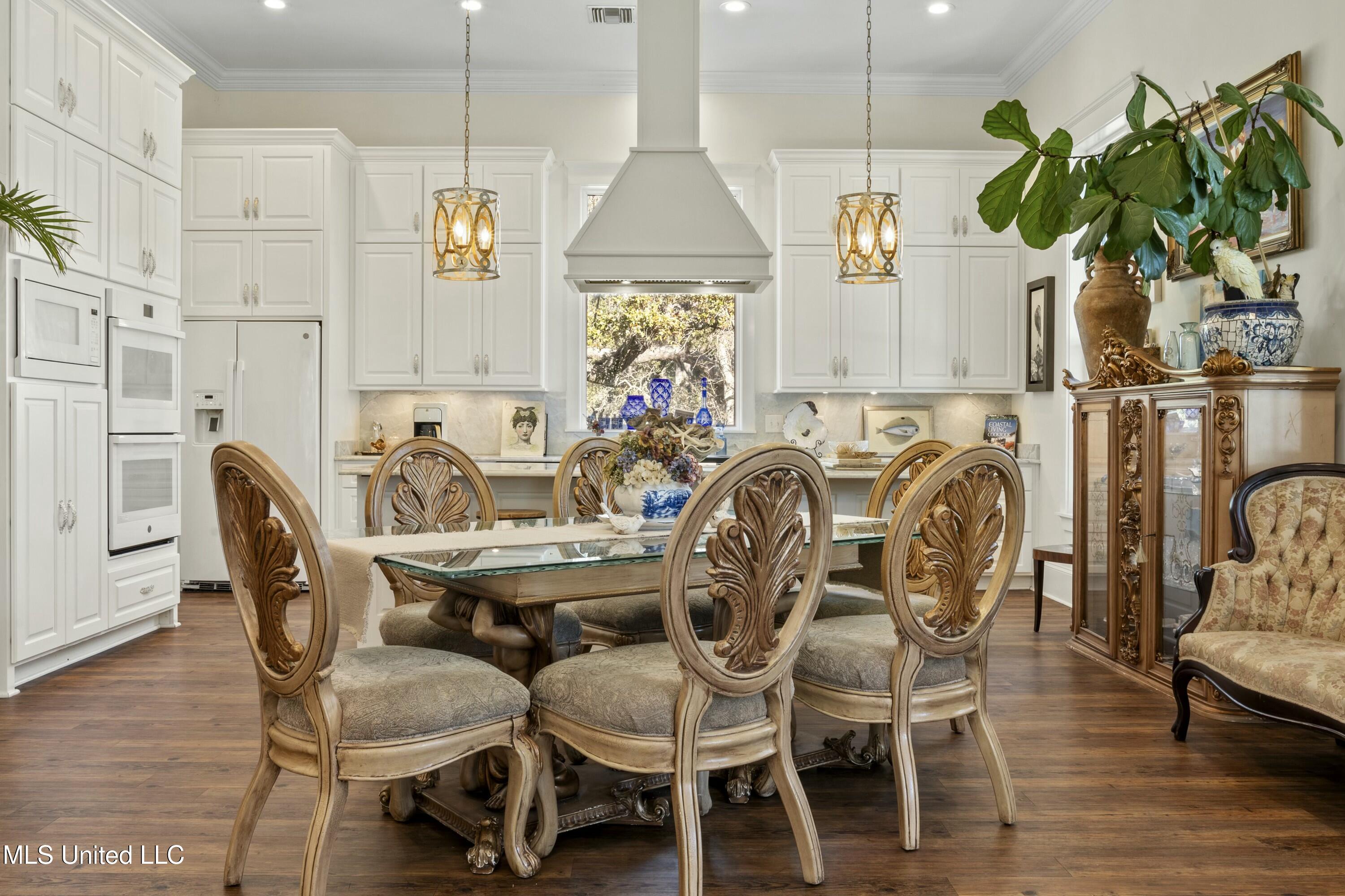 800 W Beach Boulevard