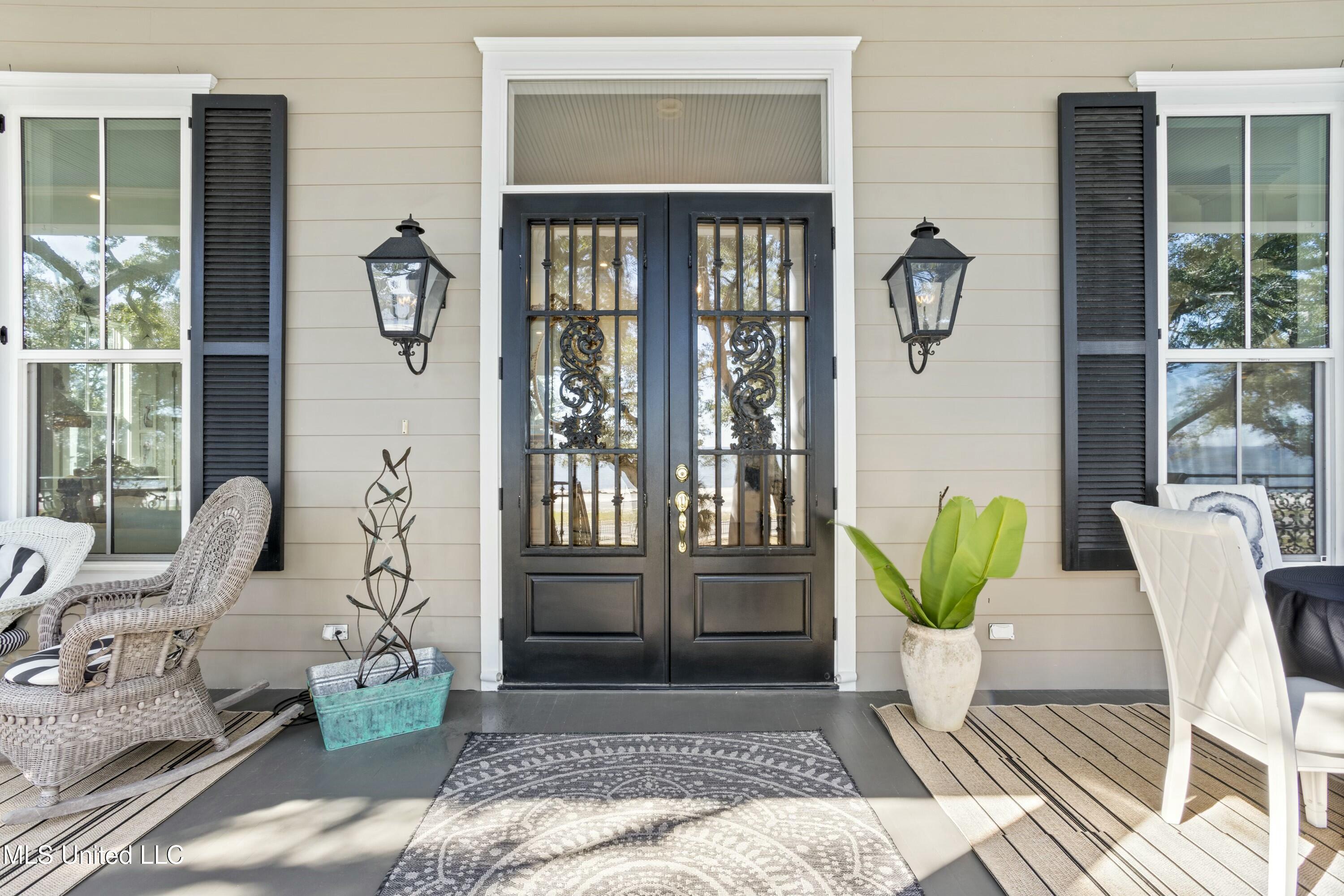 800 W Beach Boulevard