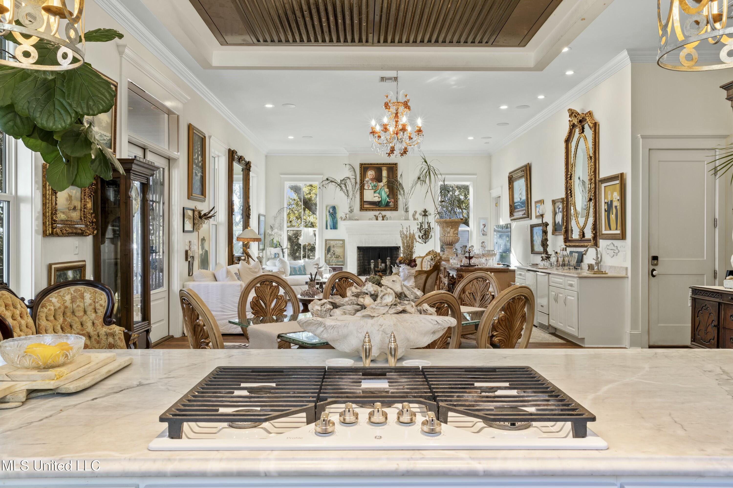 800 W Beach Boulevard