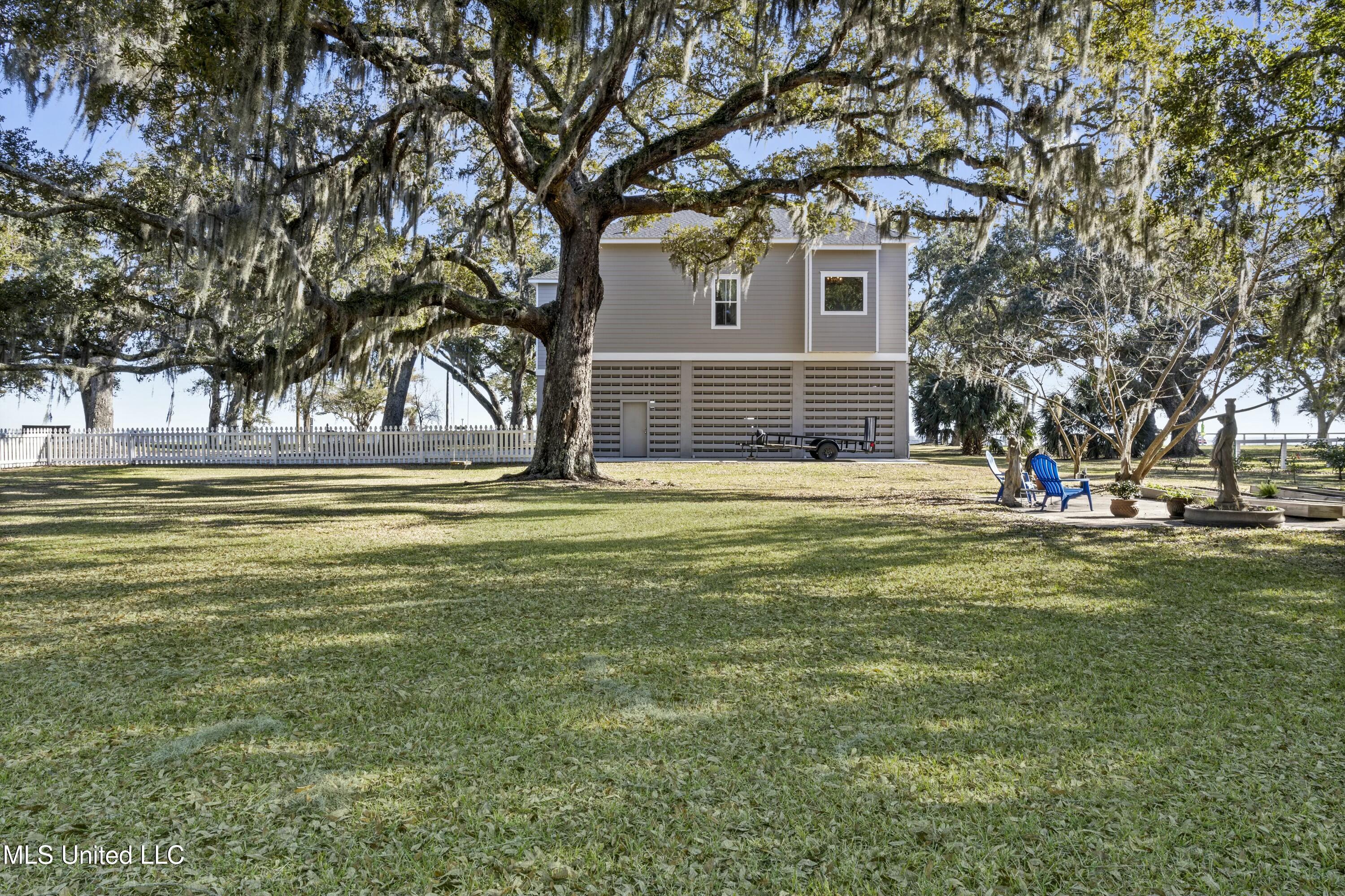 800 W Beach Boulevard