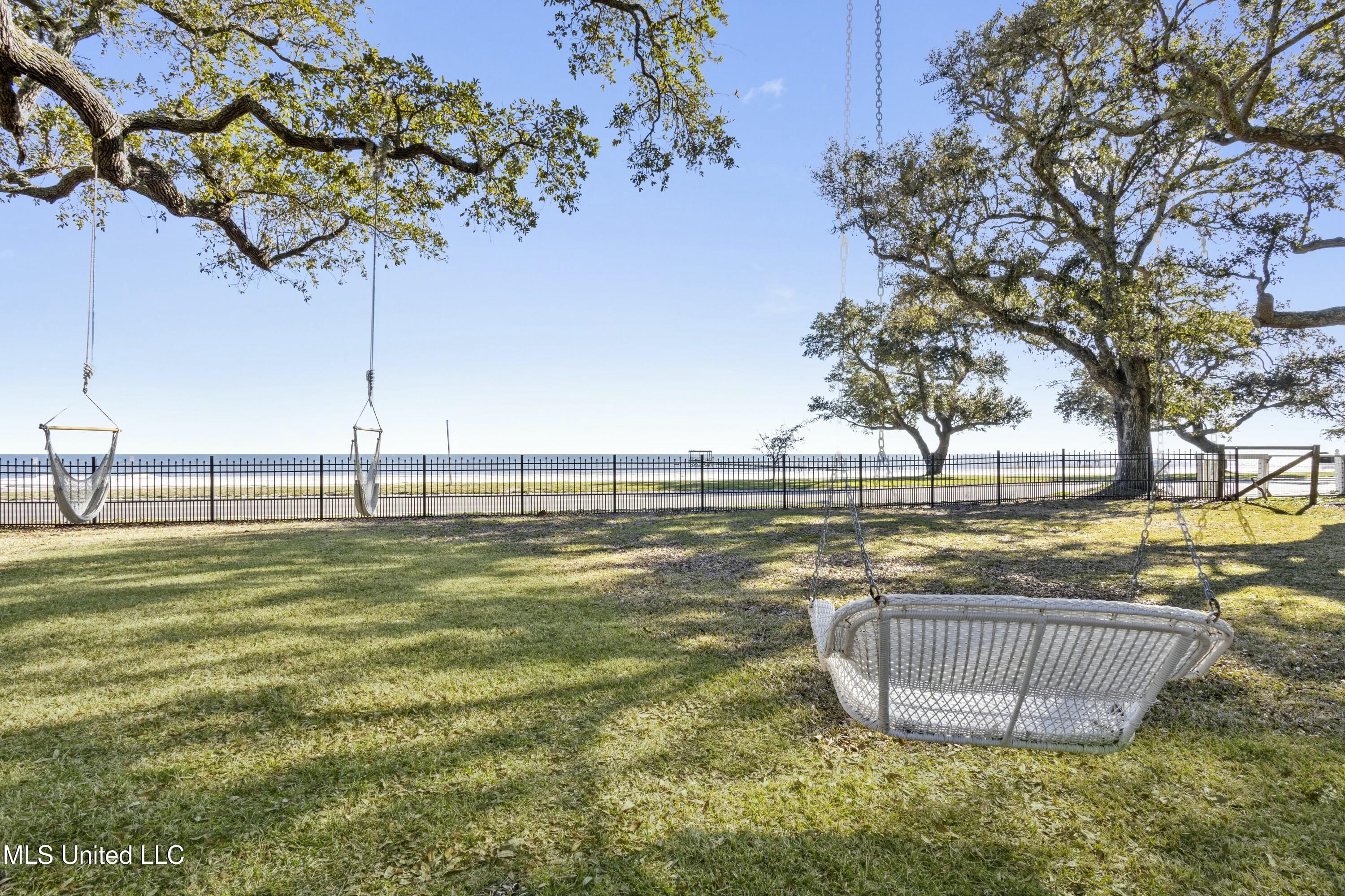 800 W Beach Boulevard