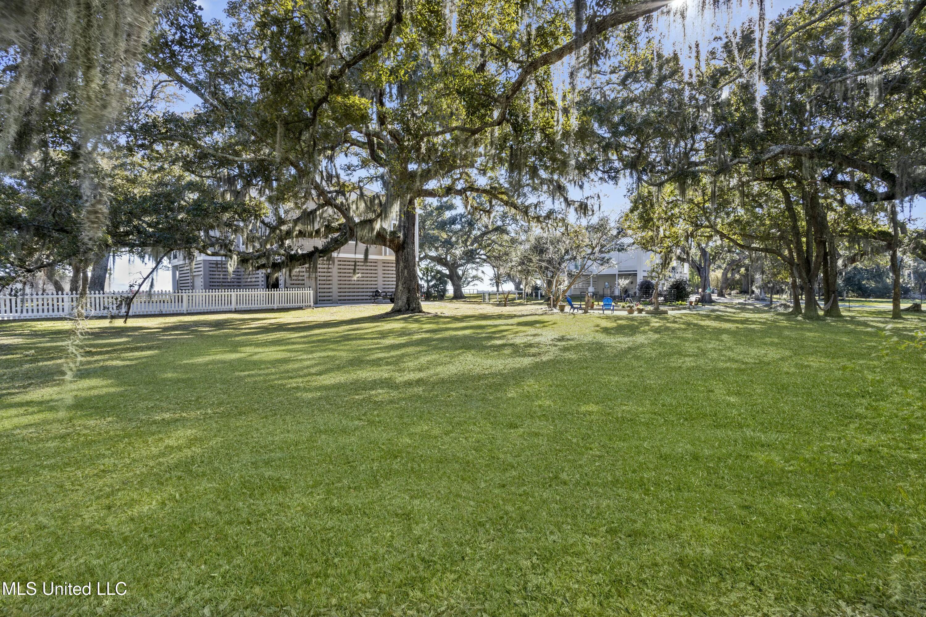 800 W Beach Boulevard