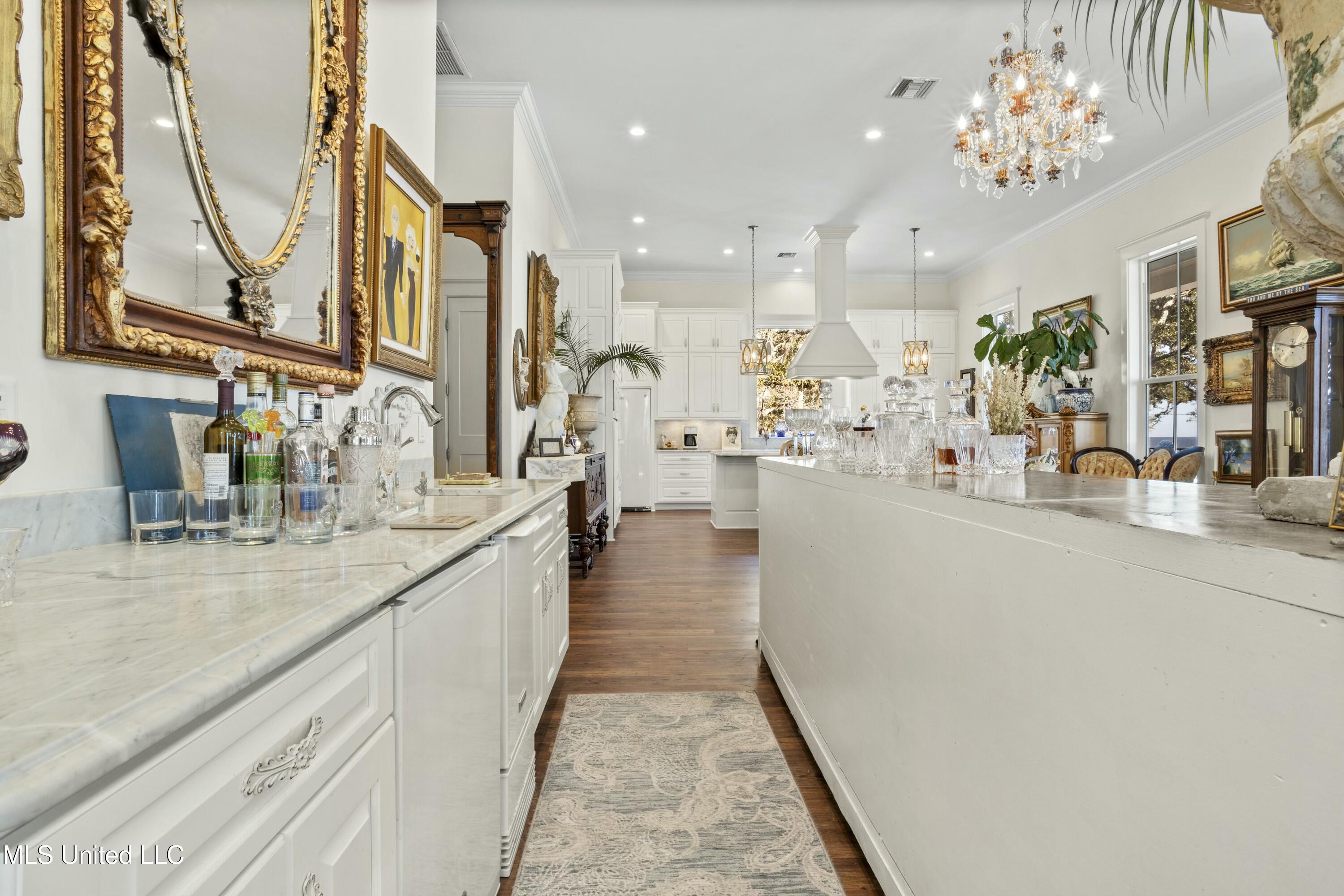 800 W Beach Boulevard
