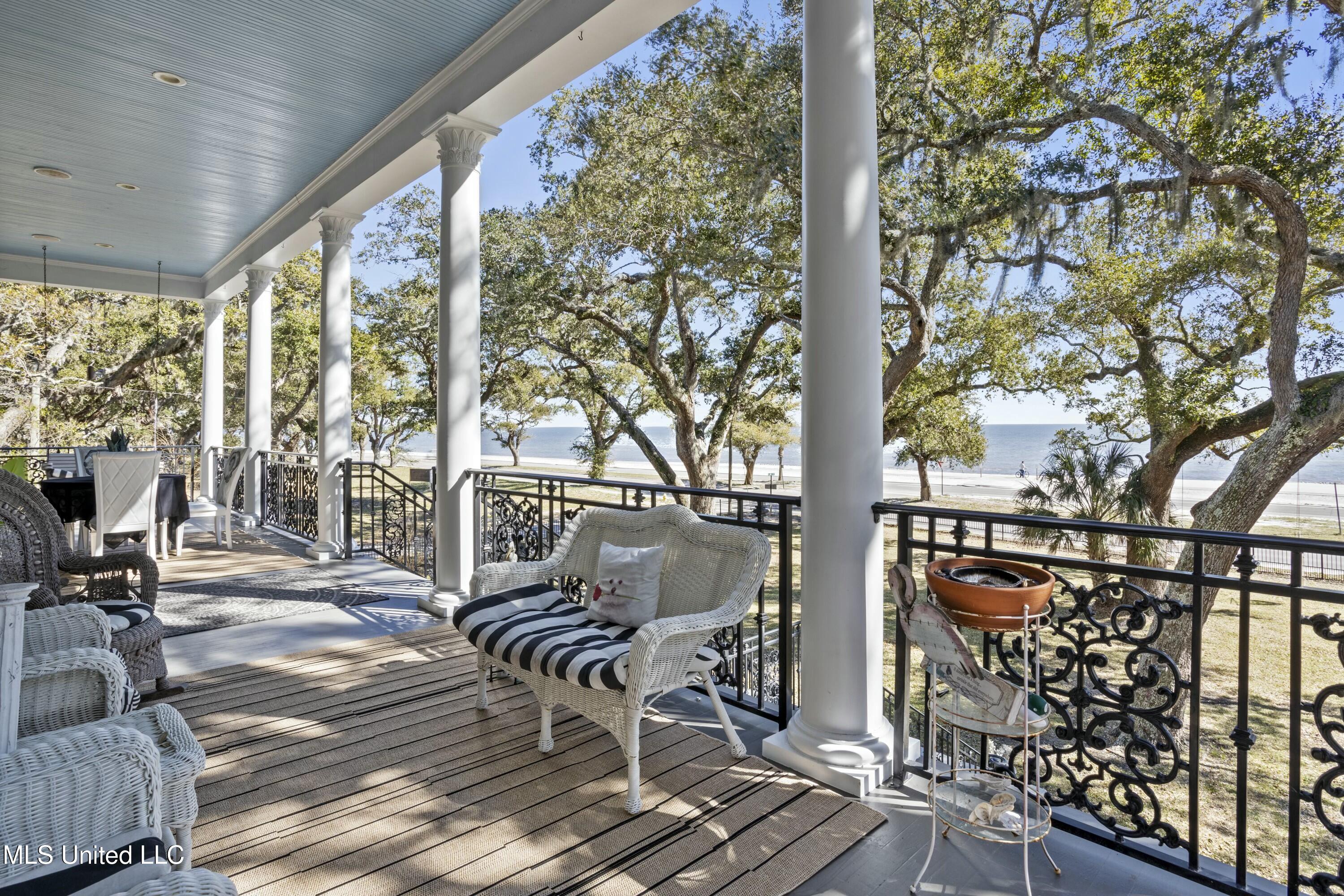 800 W Beach Boulevard