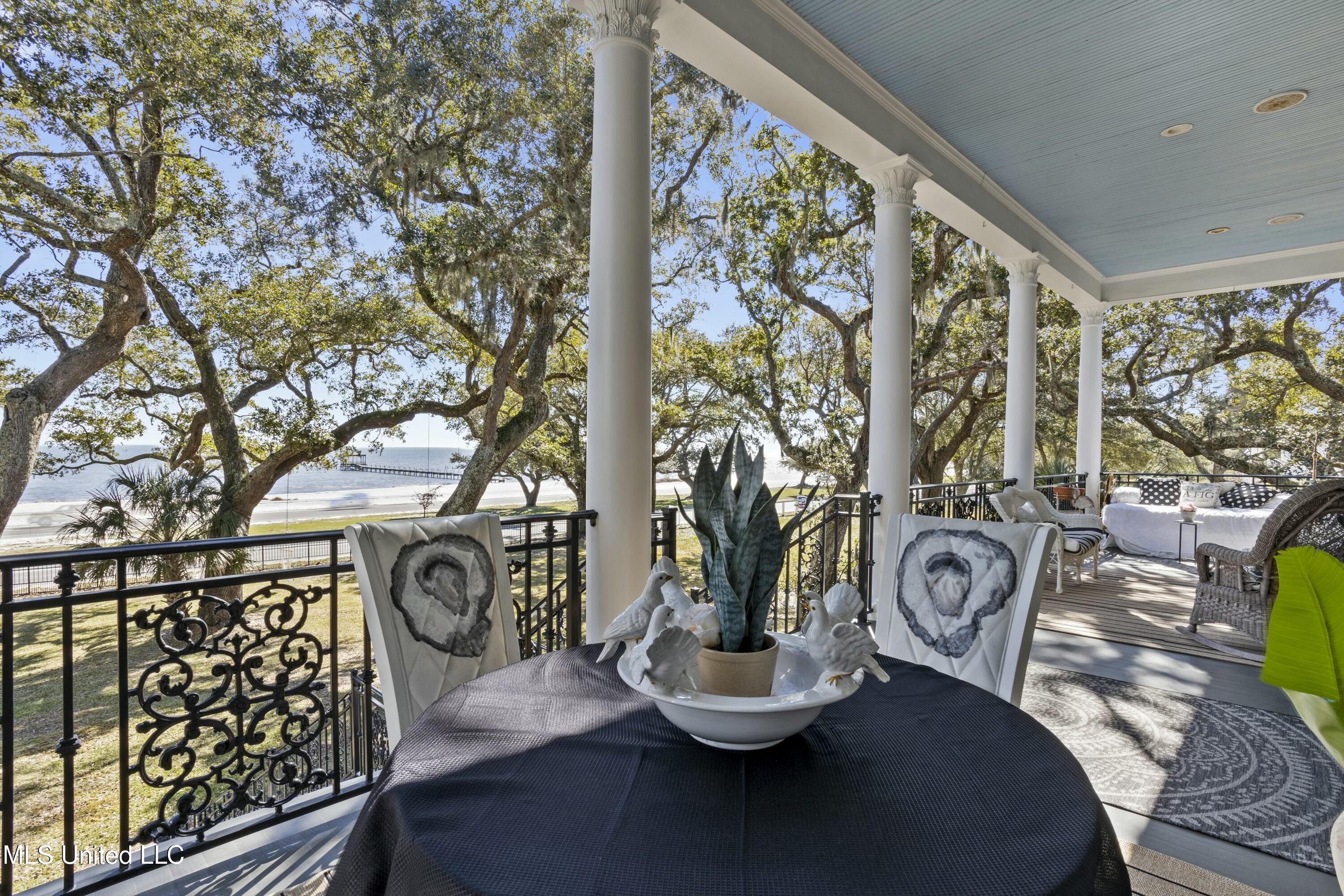 800 W Beach Boulevard