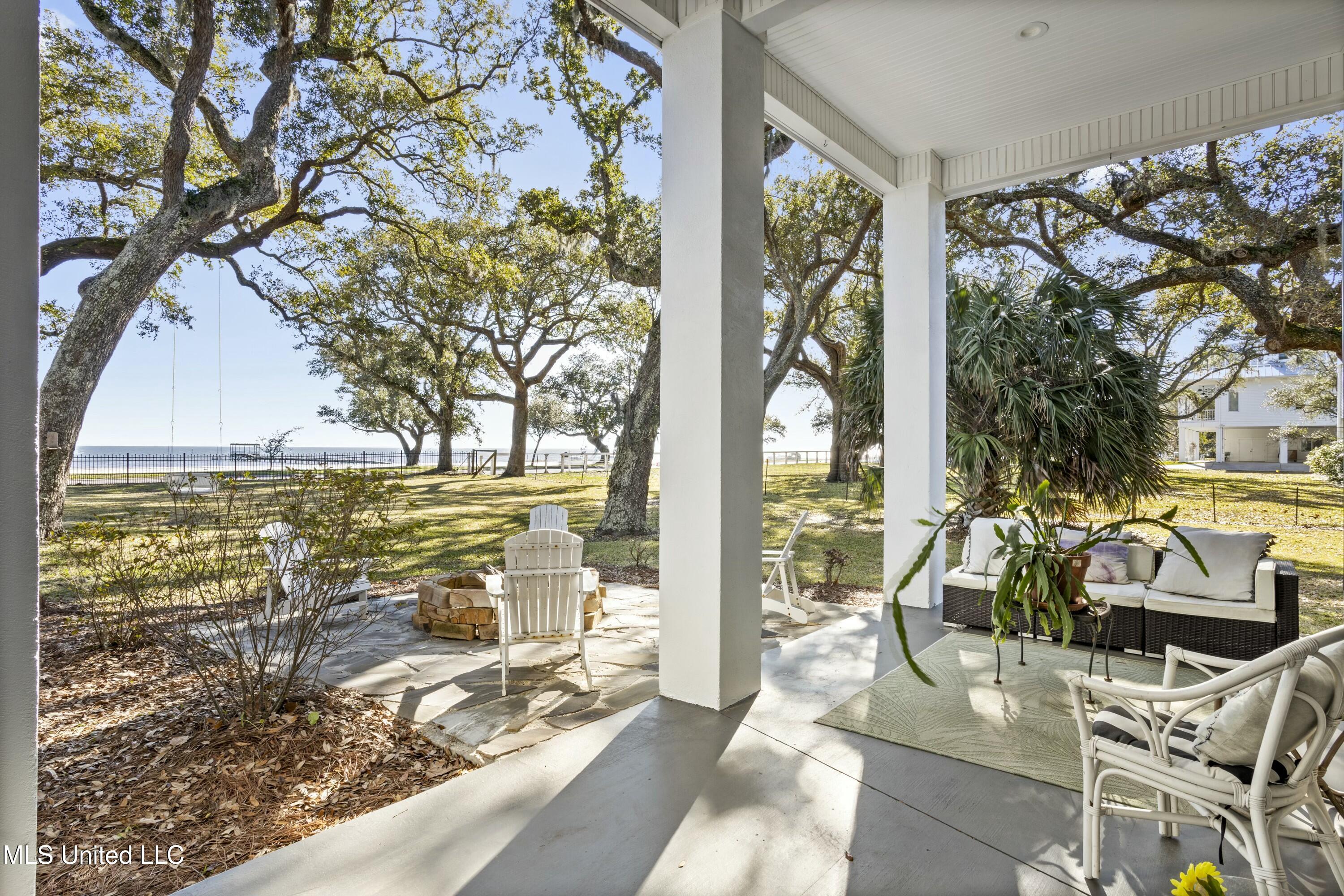800 W Beach Boulevard