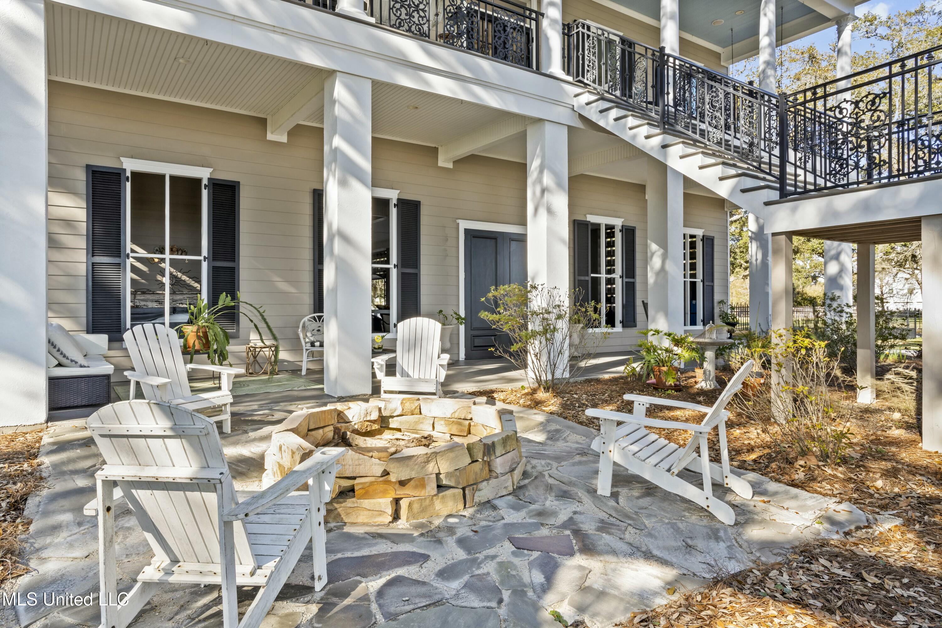 800 W Beach Boulevard