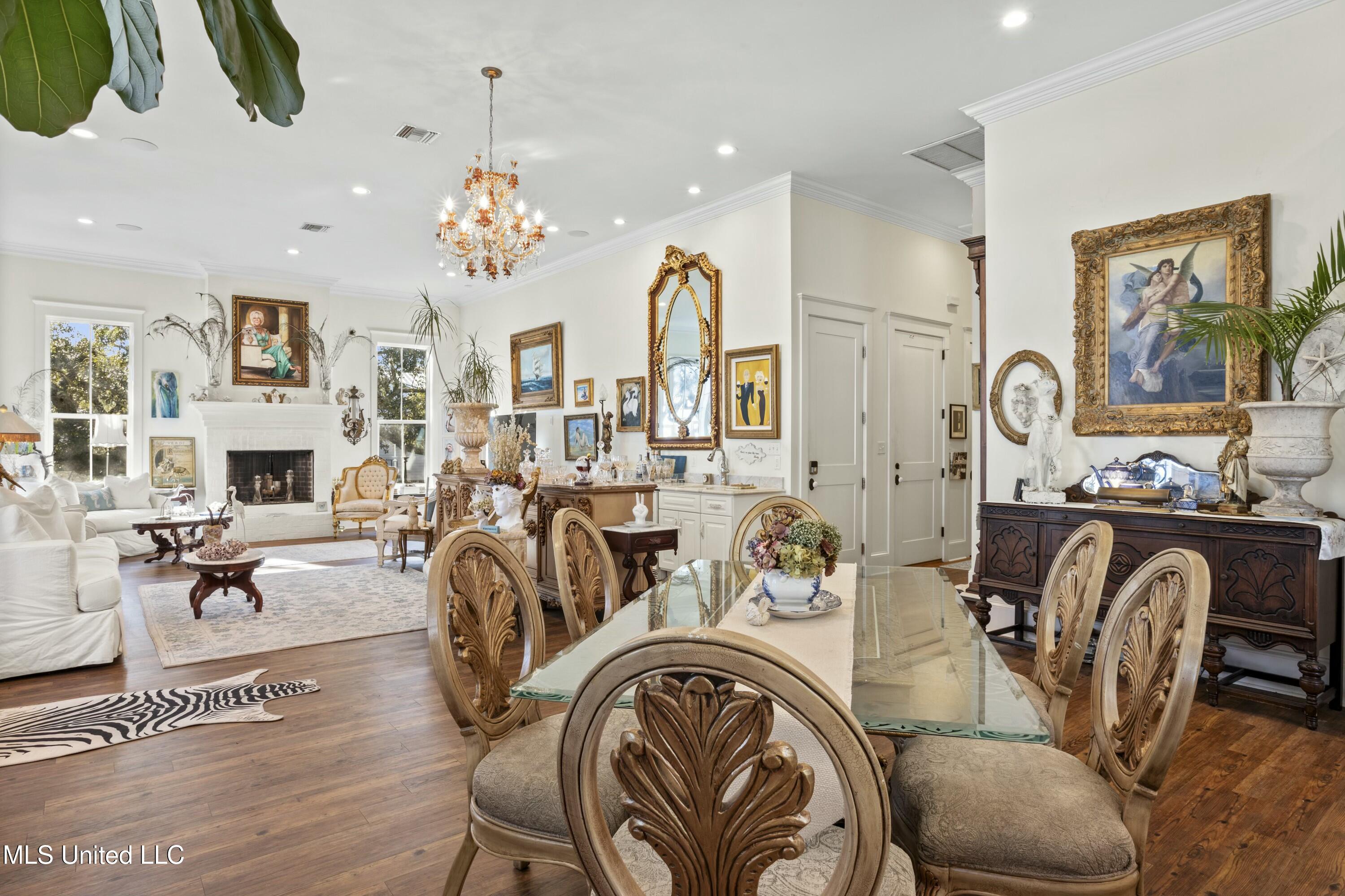 800 W Beach Boulevard