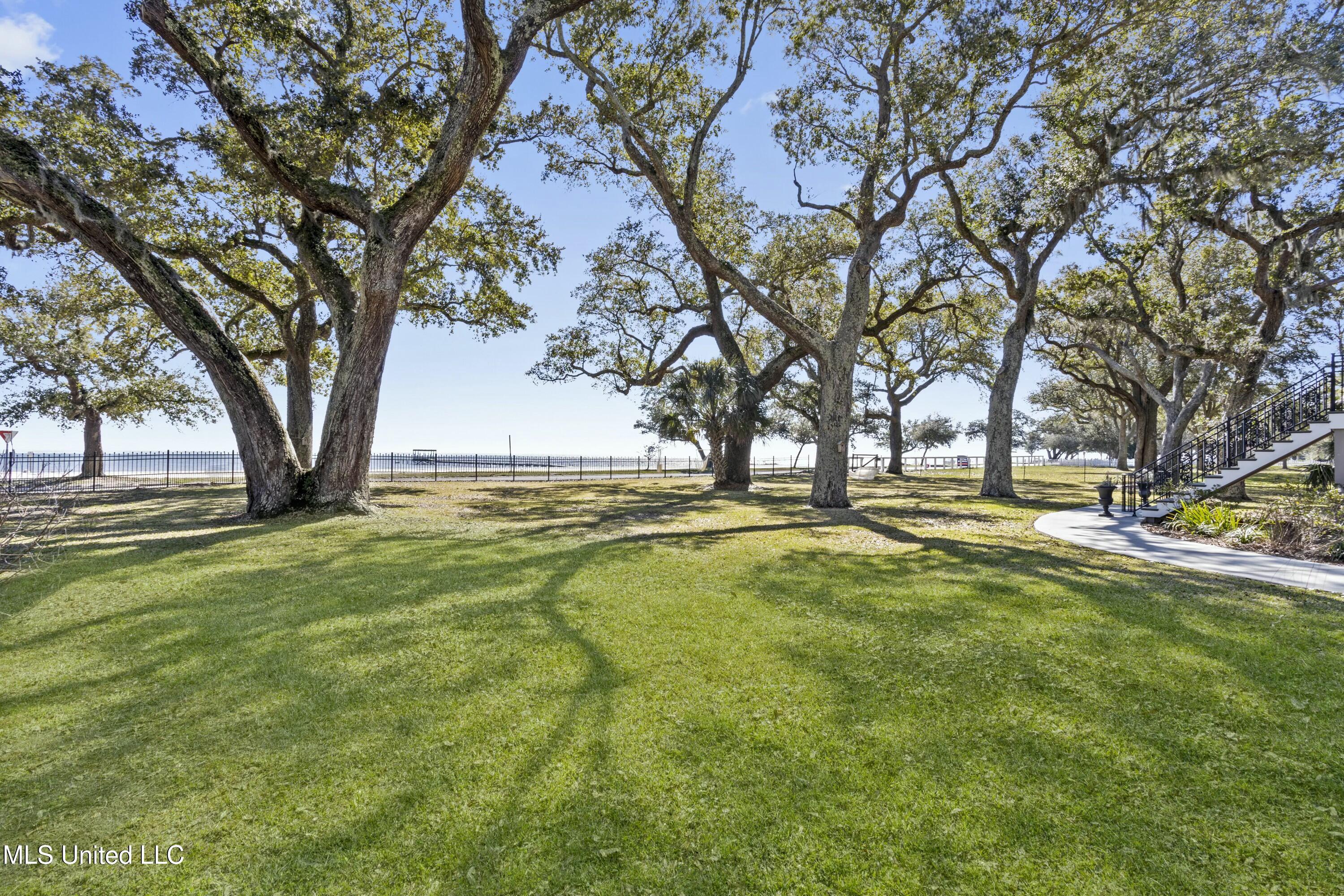 800 W Beach Boulevard