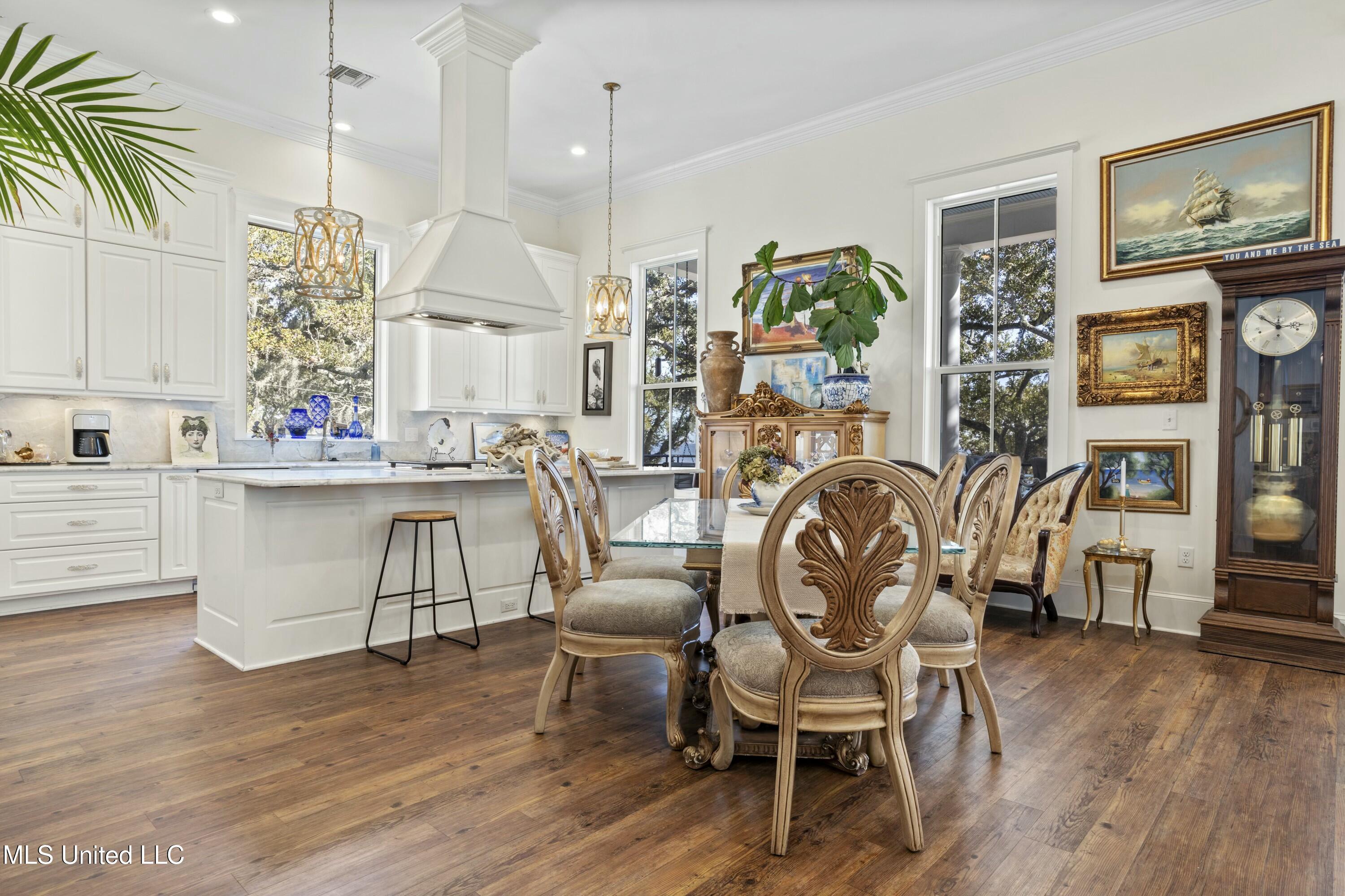 800 W Beach Boulevard