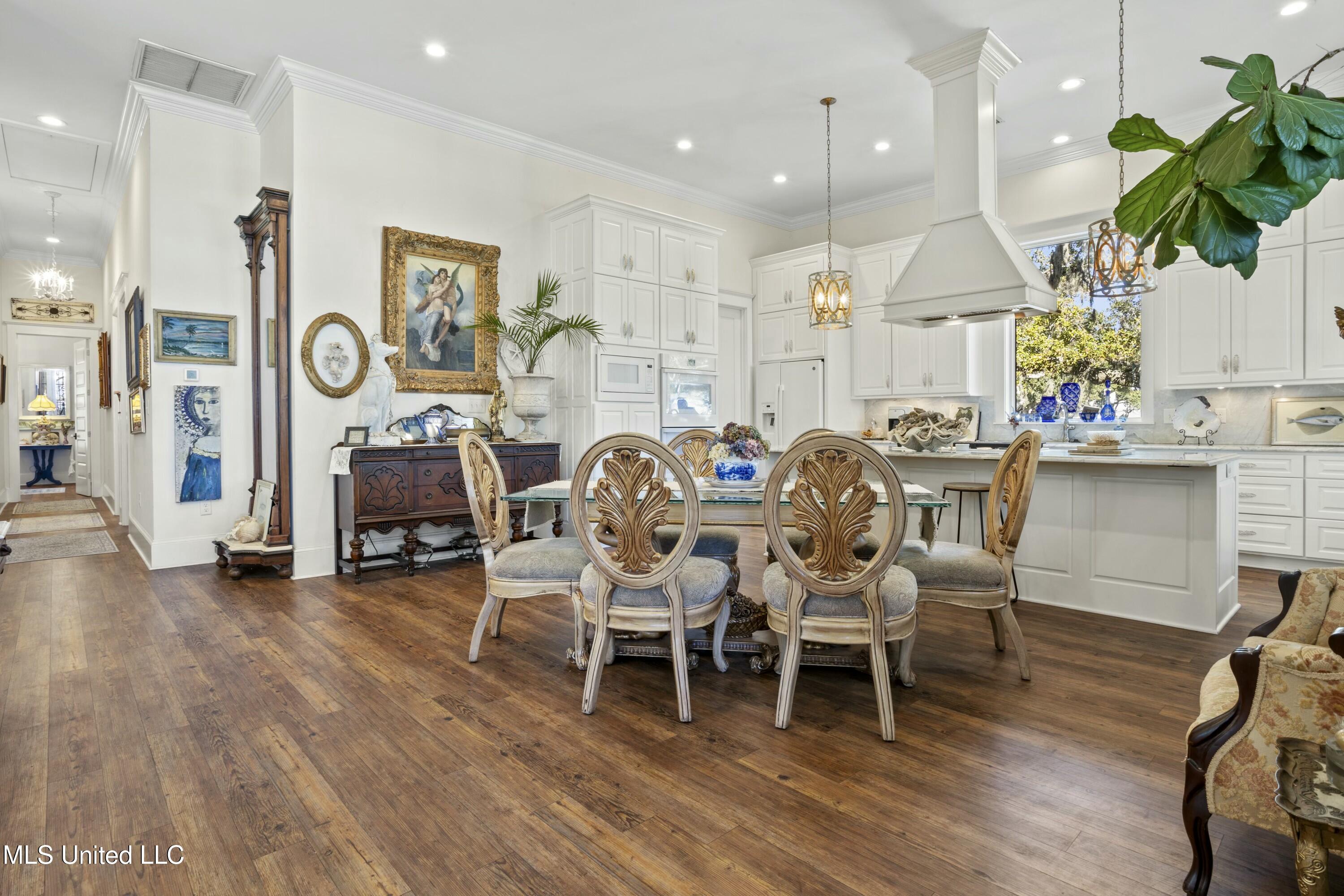 800 W Beach Boulevard