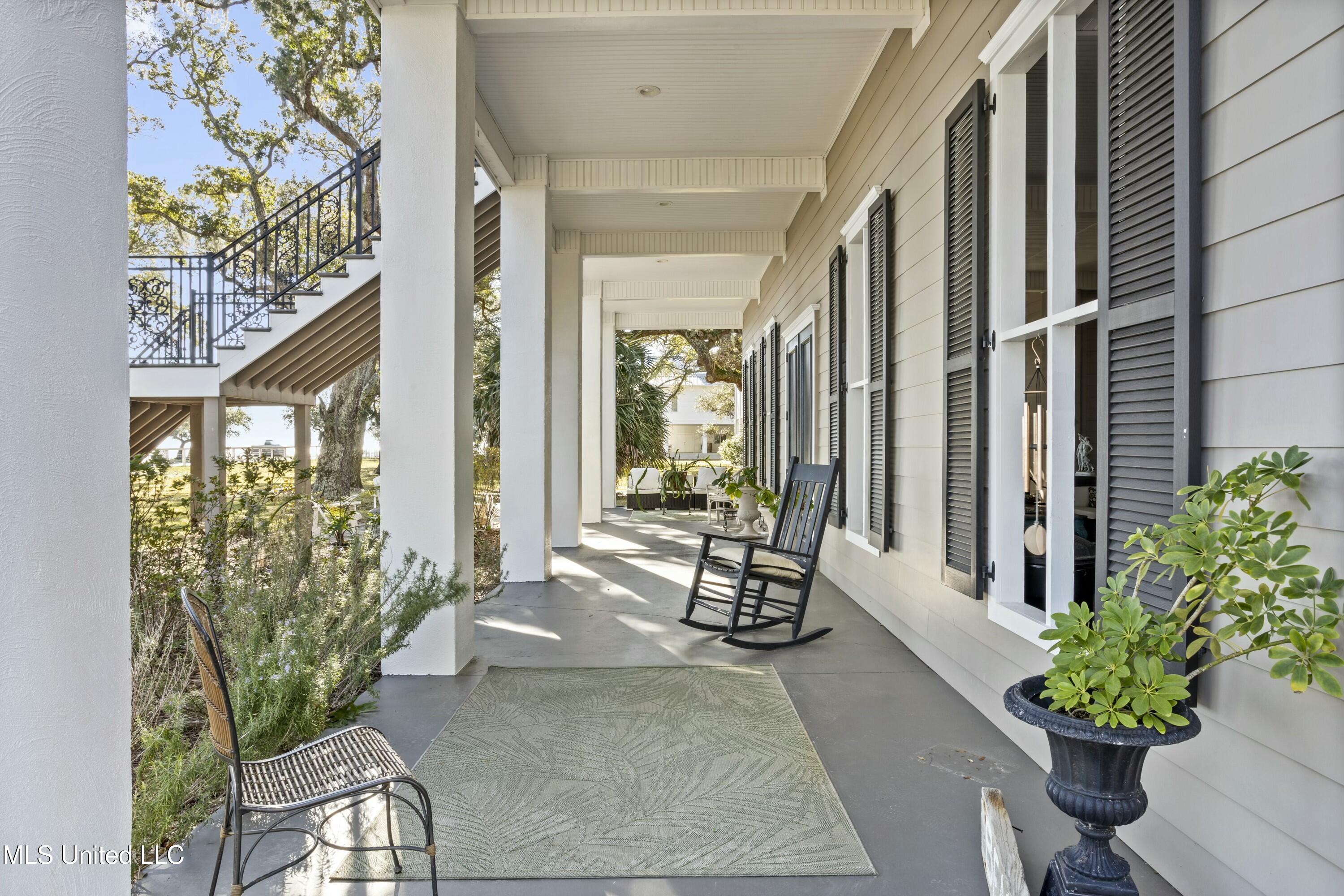800 W Beach Boulevard