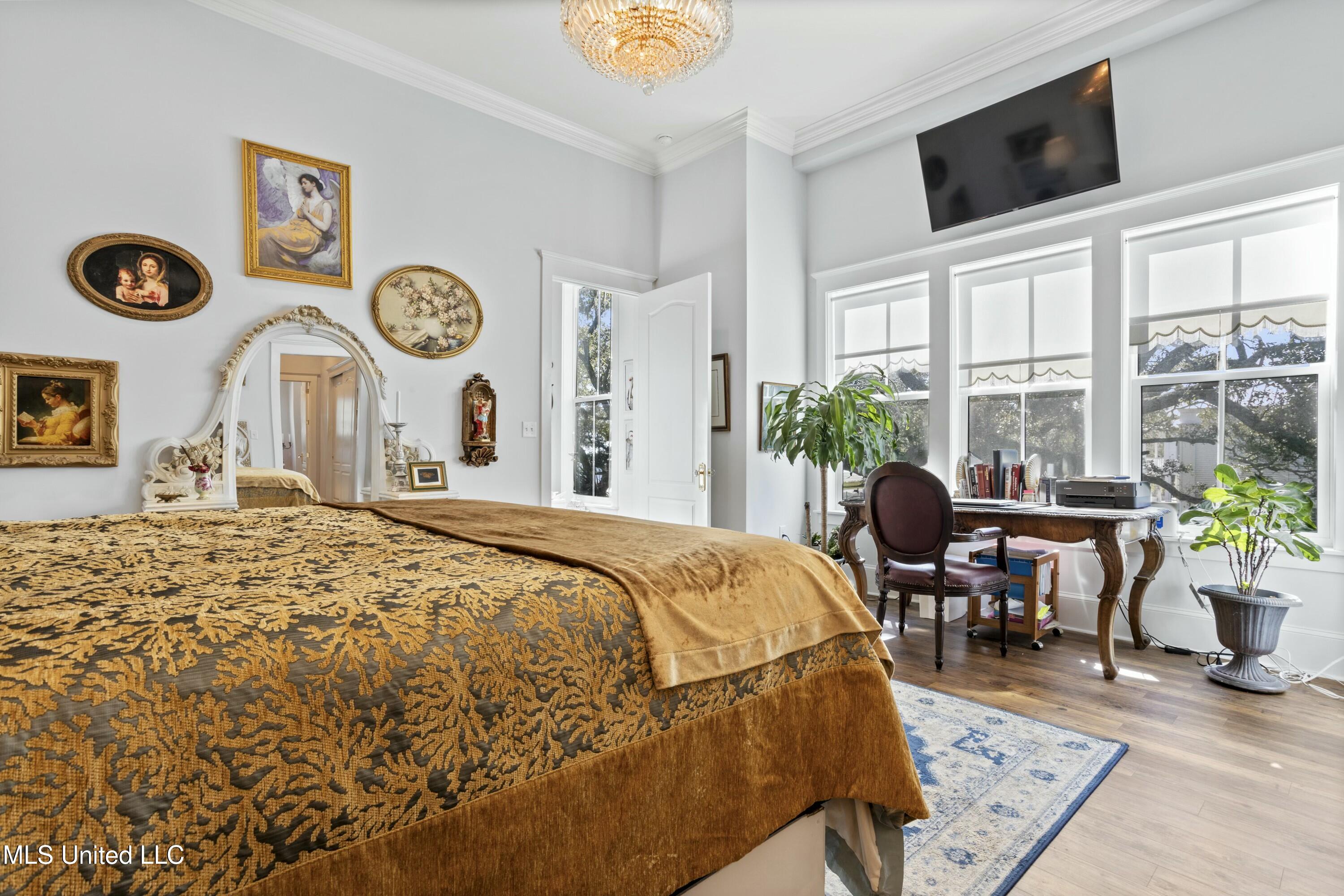 800 W Beach Boulevard