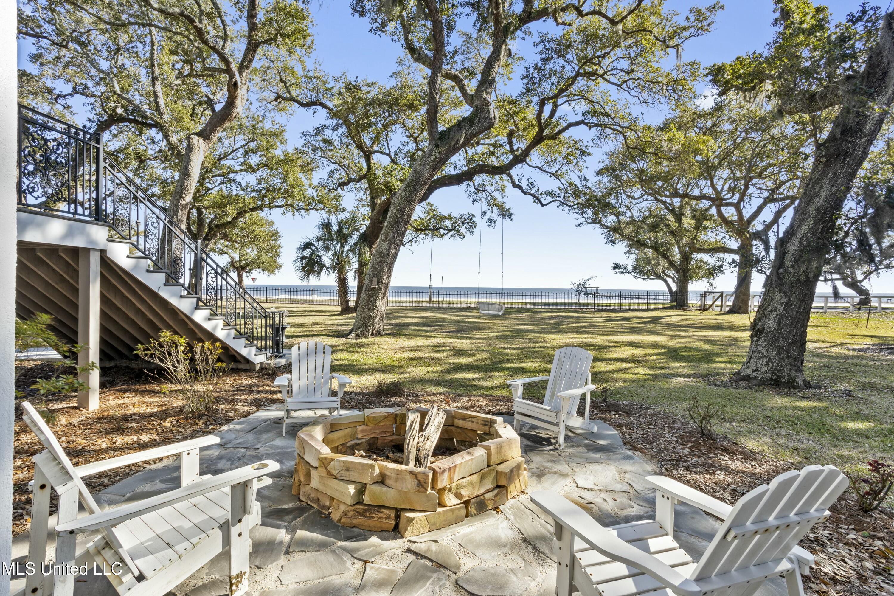 800 W Beach Boulevard