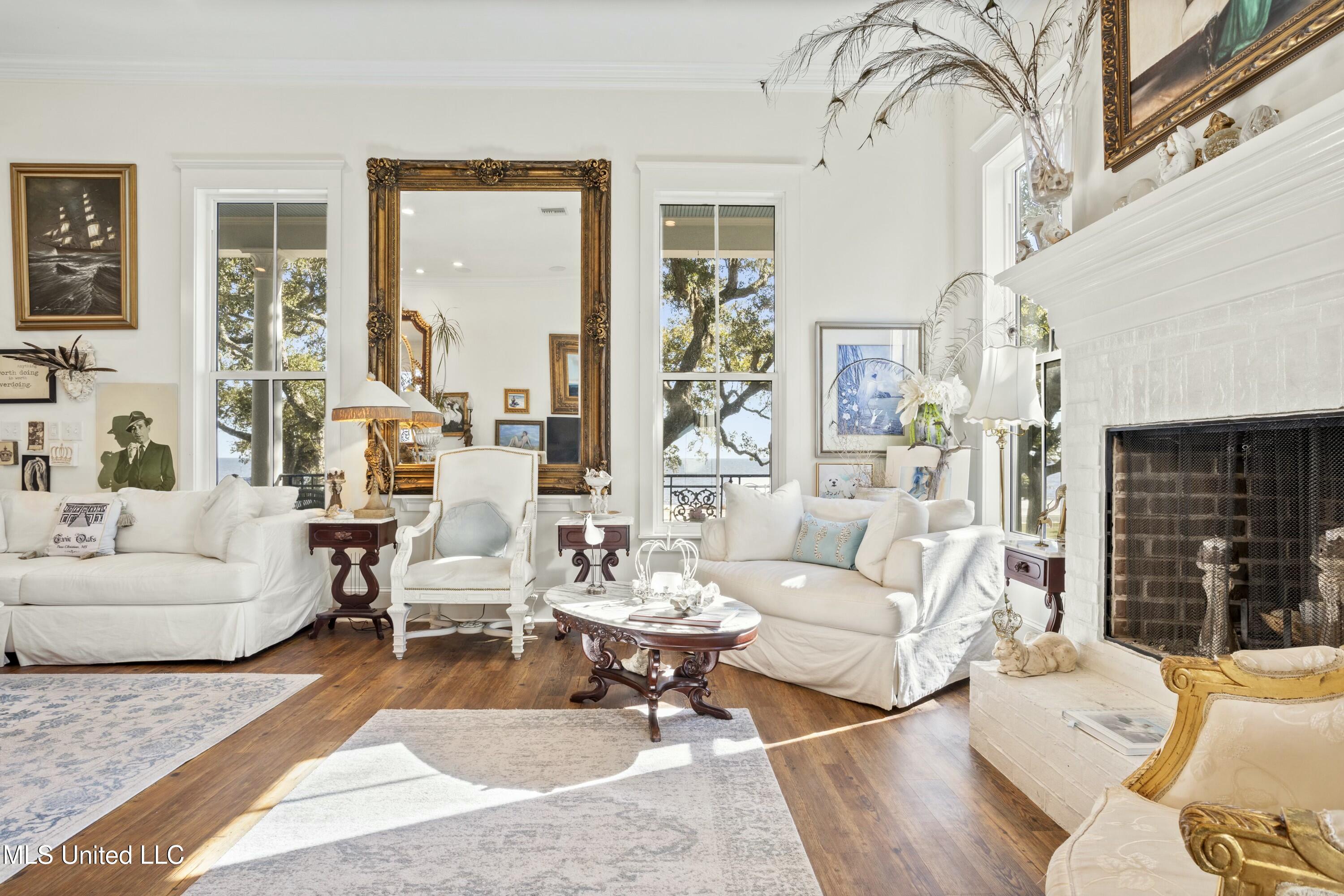 800 W Beach Boulevard