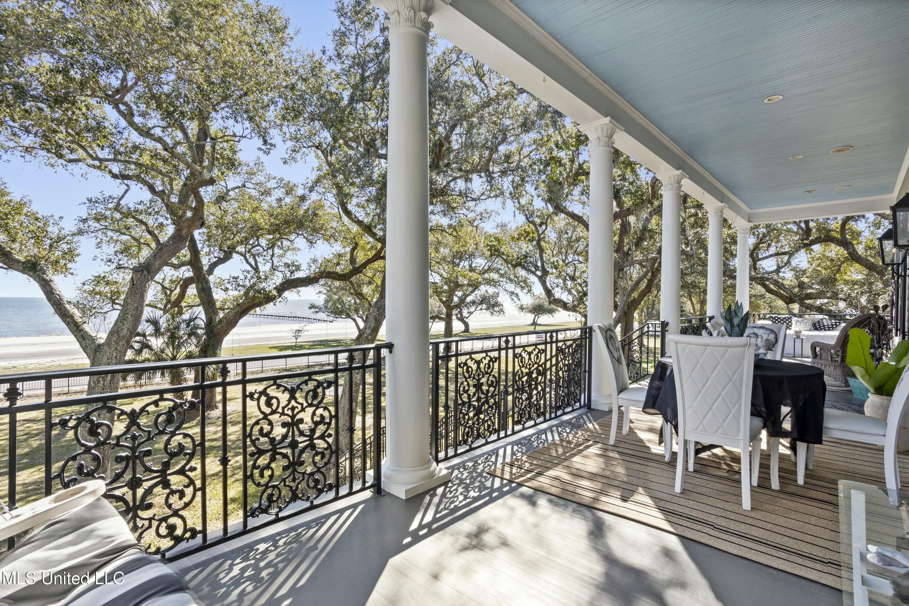 800 W Beach Boulevard