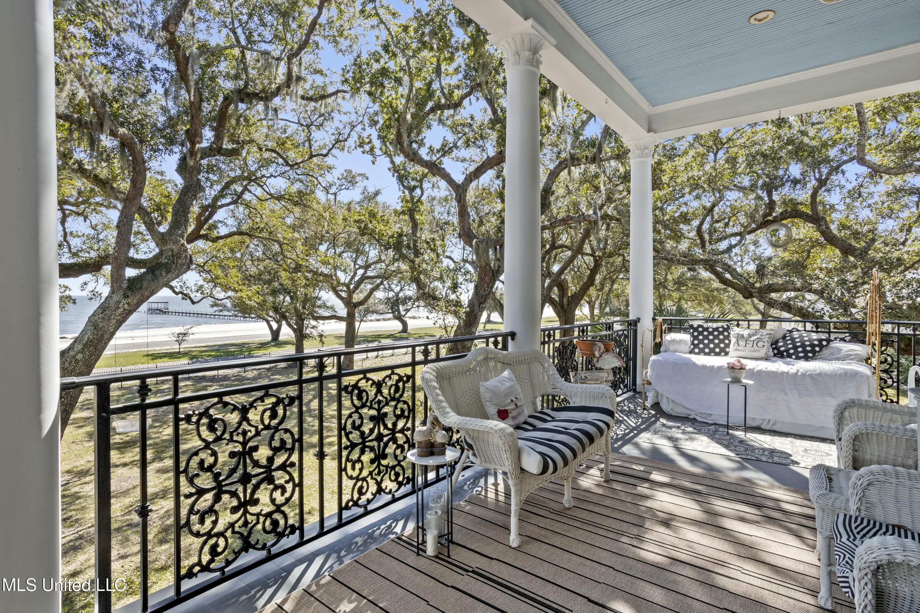 800 W Beach Boulevard